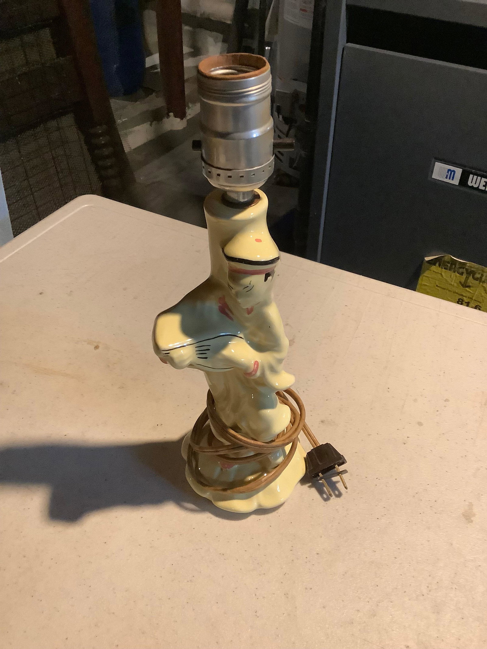 Mid century modern oriental lamp: Mid century modern oriental lamp