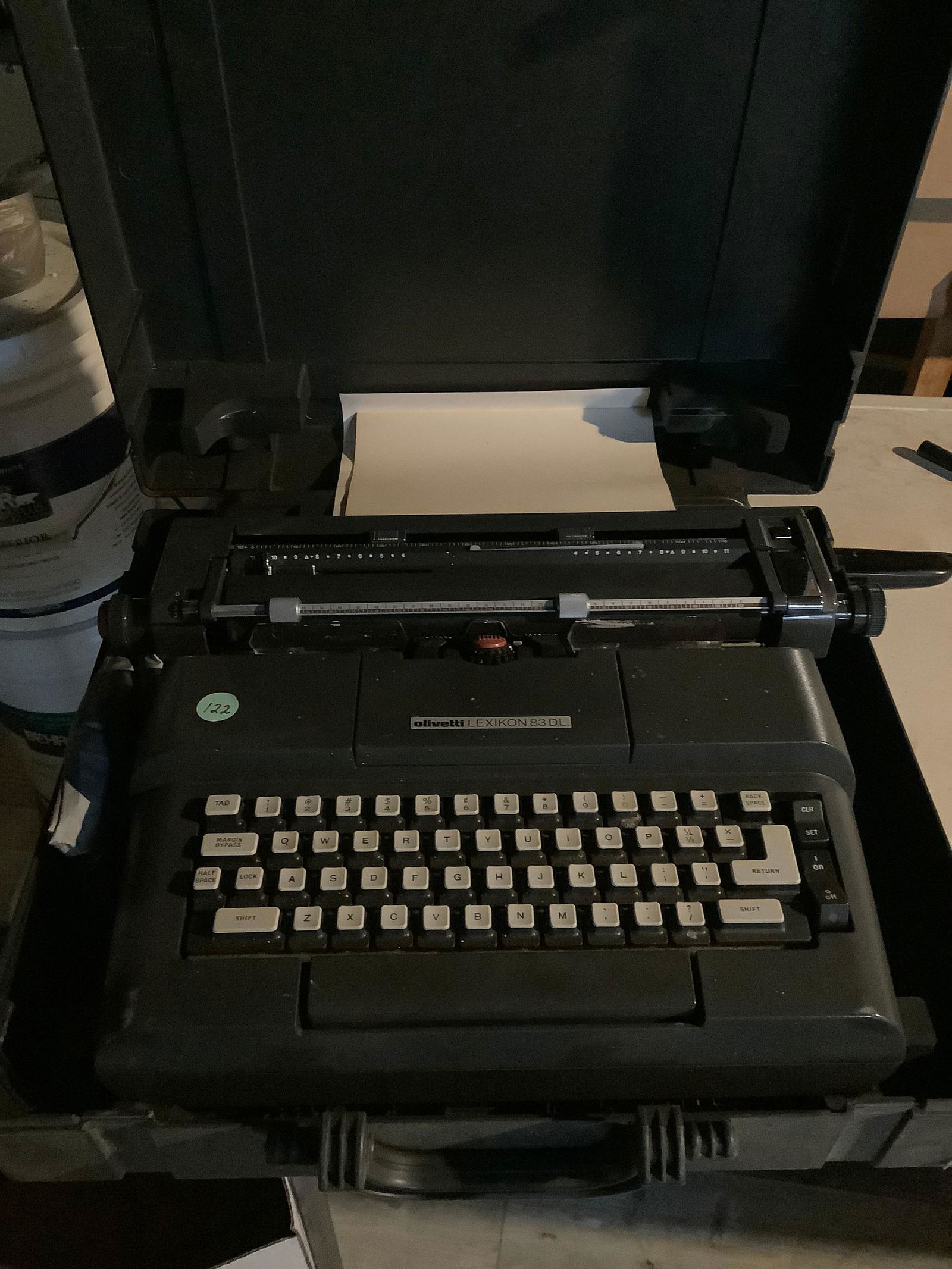 Olivette electric tyewriter: Olivette electric tyewriter