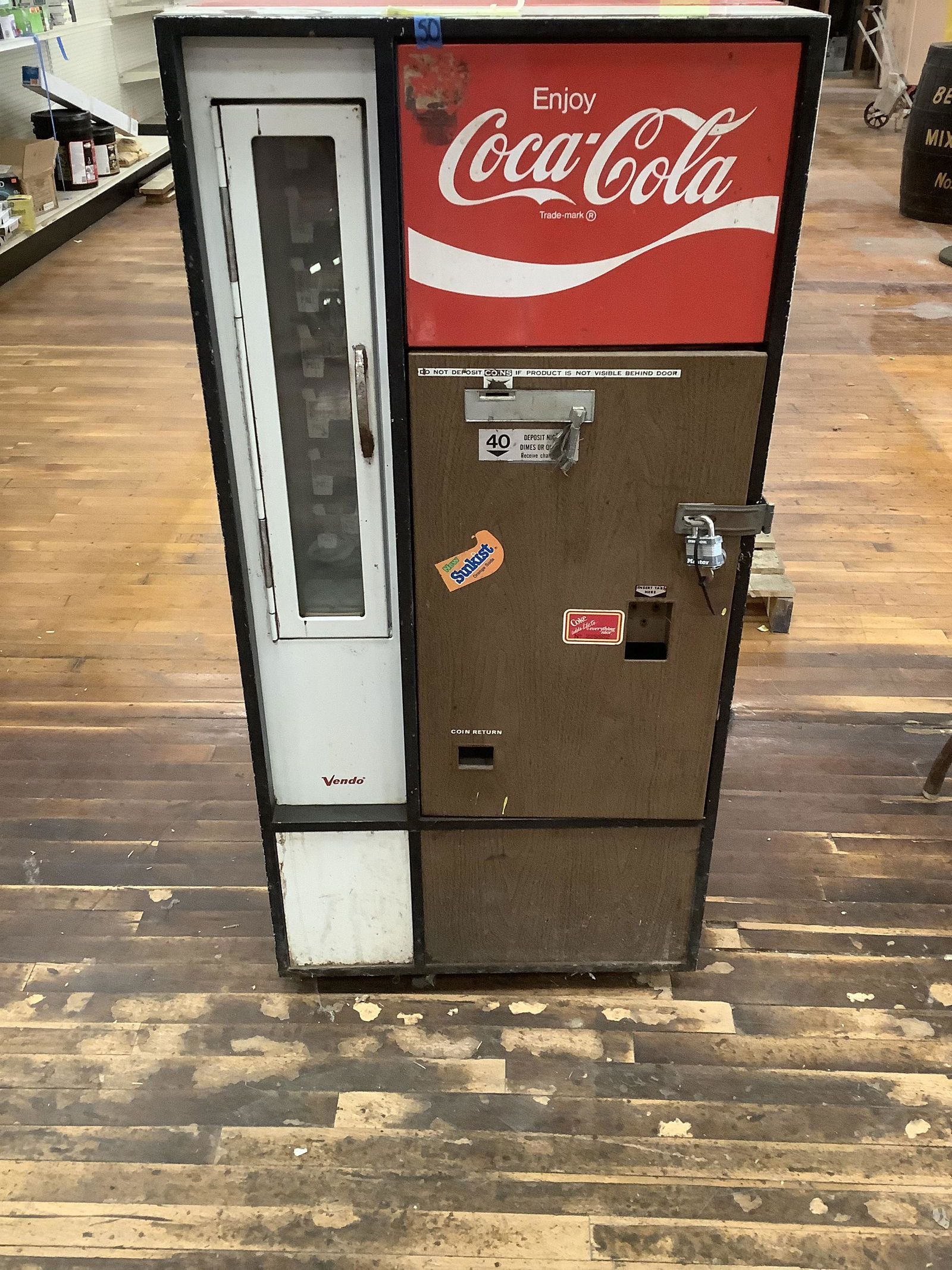 Vintage Coca-Cola  machine 52in.tall (1 of 1)