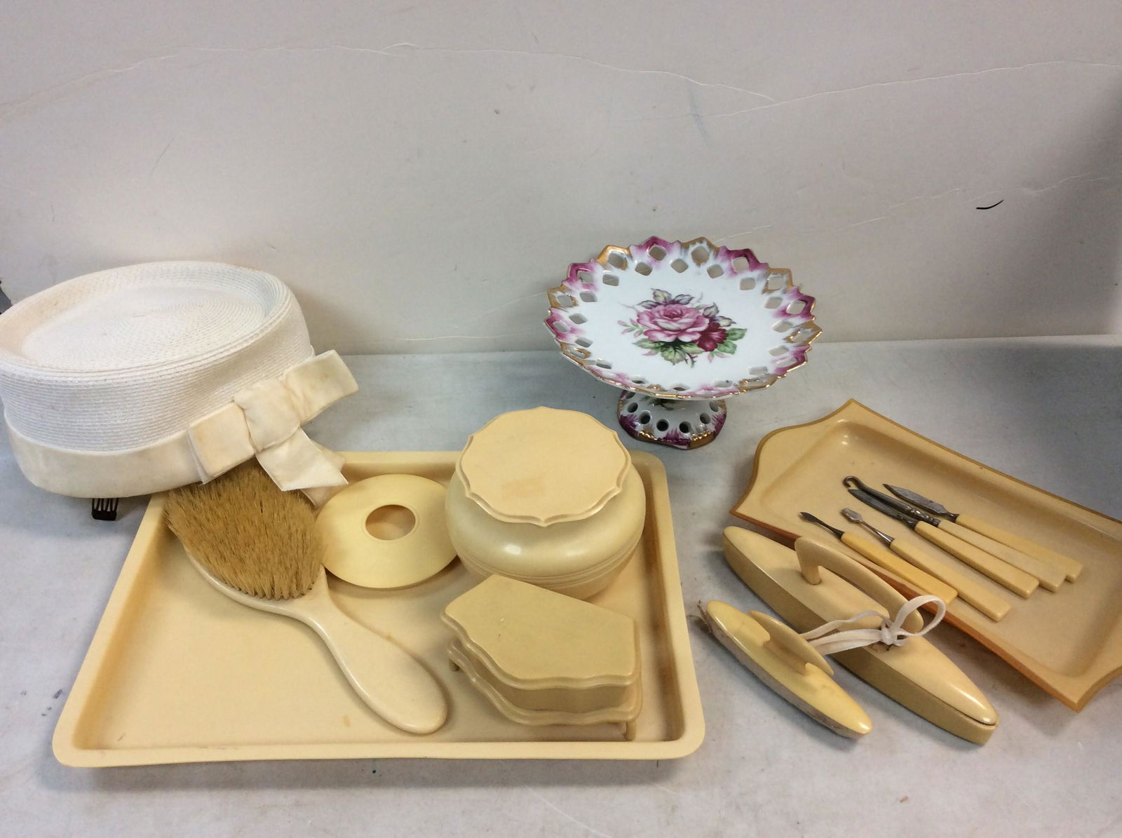 Vintage LEFTON CHINA serving tray, hard plastic vanity set and hat (1 of 1)