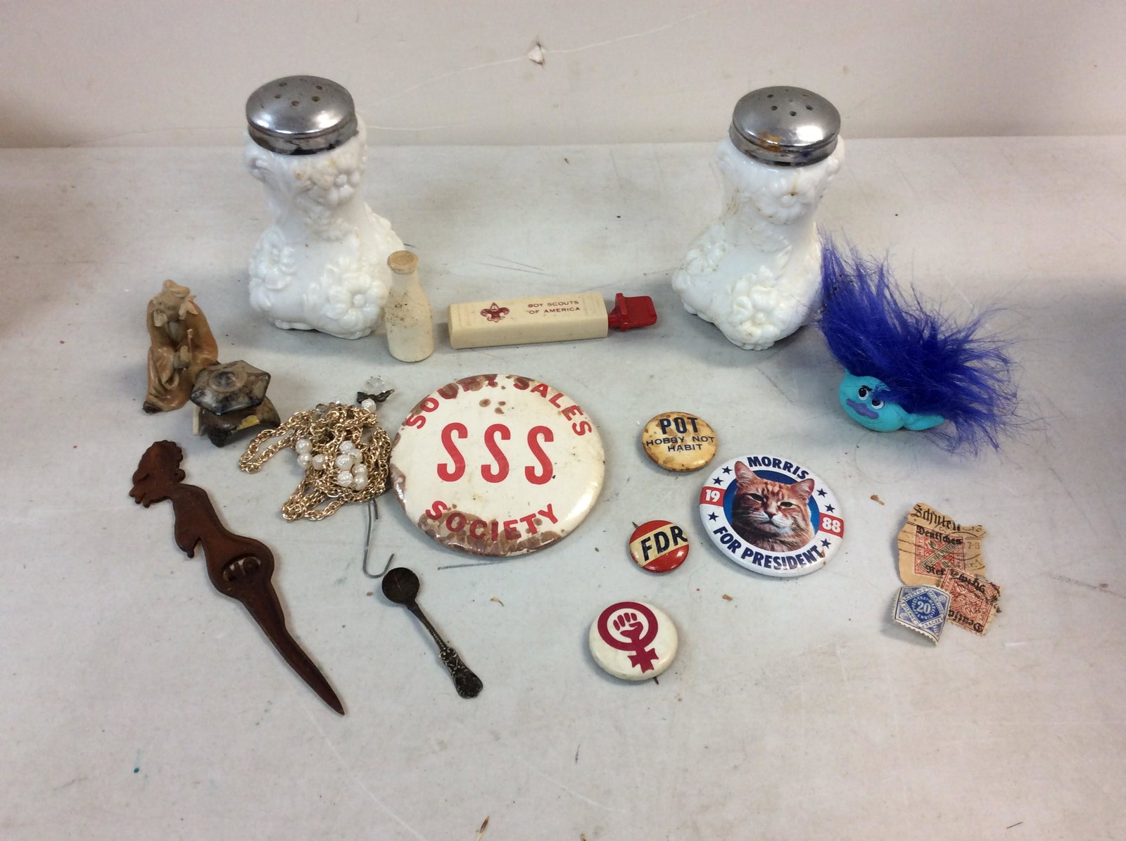 Lot of Vintage Zulu LuLu Letter Opener, Vintage Pins and More: Lot of Vintage Zulu LuLu Letter Opener, Vintage Pins and More