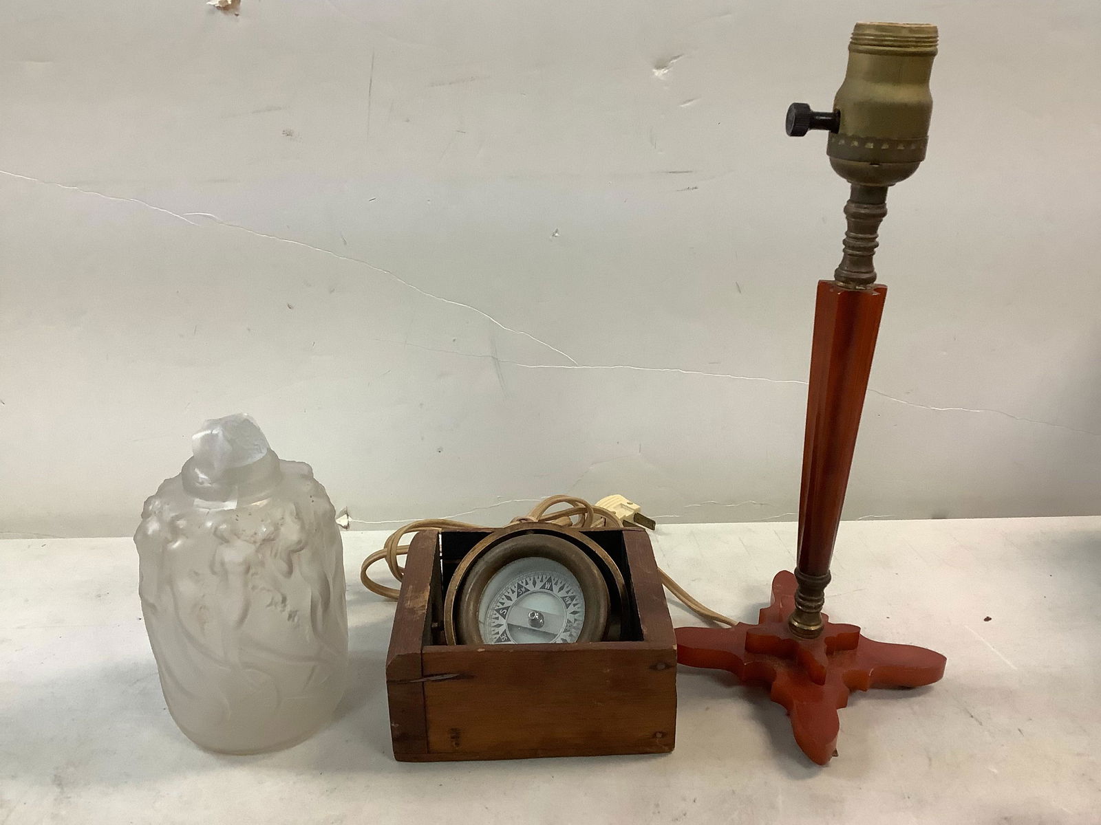 Lot of LALIQUE bottle, compass in box and Bakelite lamp: Lot of LALIQUE bottle, compass in box and Bakelite lamp