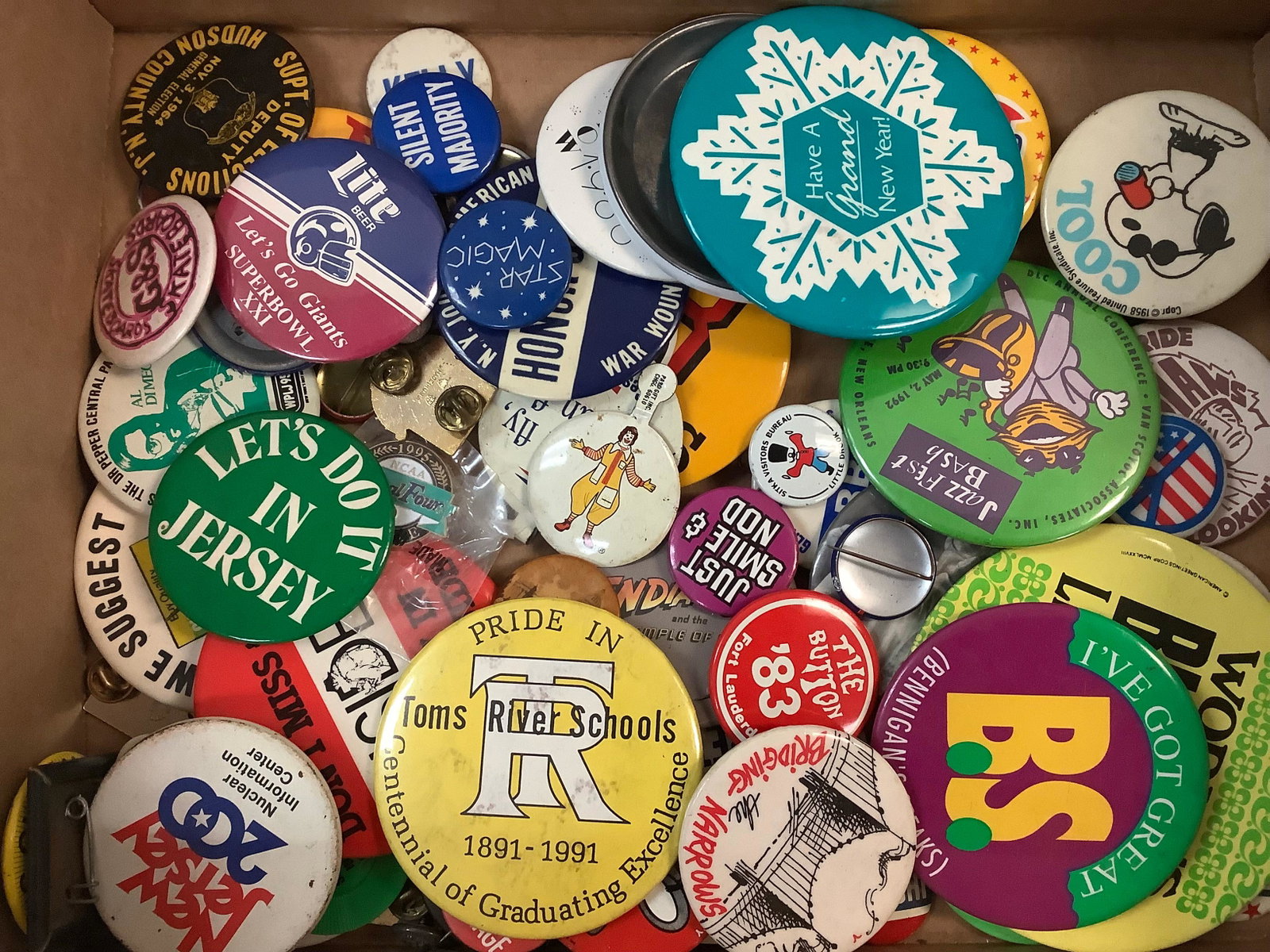 Box Full of Pin Back Buttons (Some Political, Snoopy, McDonald's and More): Box Full of Pin Back Buttons (Some Political, Snoopy, McDonald's and More)