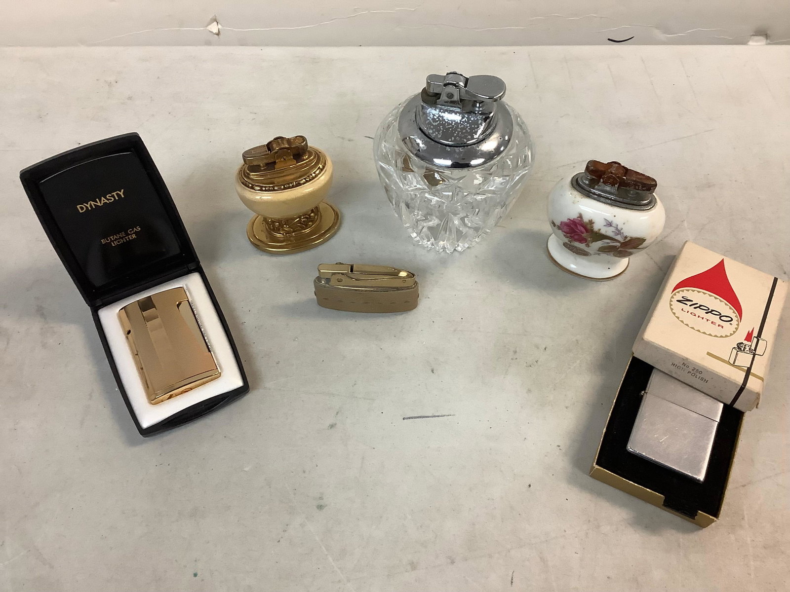 Lot of zippo lighter, dynasty lighter and more lighters: Lot of zippo lighter, dynasty lighter and more lighters