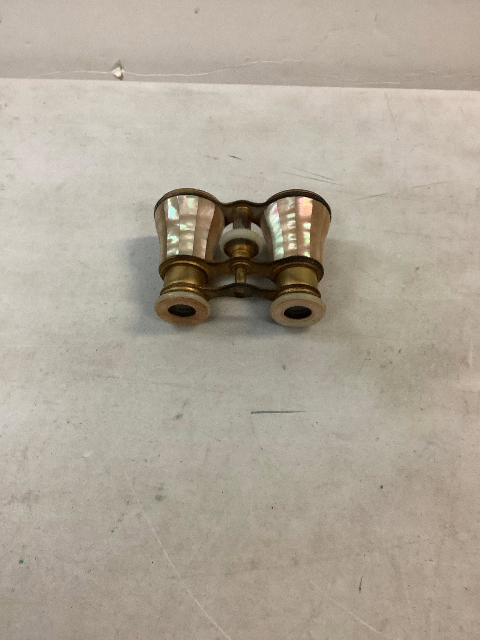 Brass with pearl inlay LEMAIREFI PARIS binoculars: Brass with pearl inlay LEMAIREFI PARIS binoculars