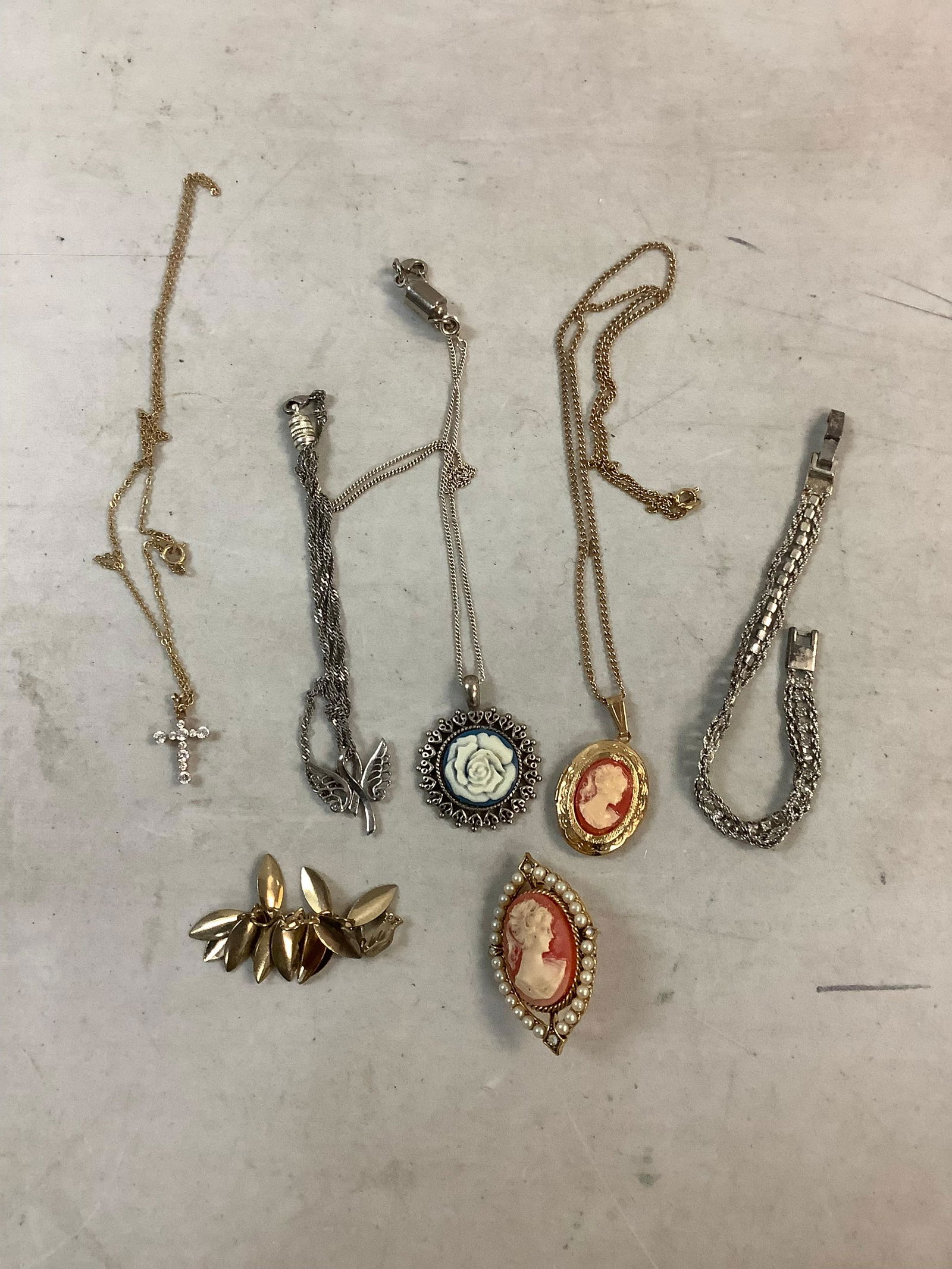 Lot of Lockets, necklaces, pins, etc (1 of 1)
