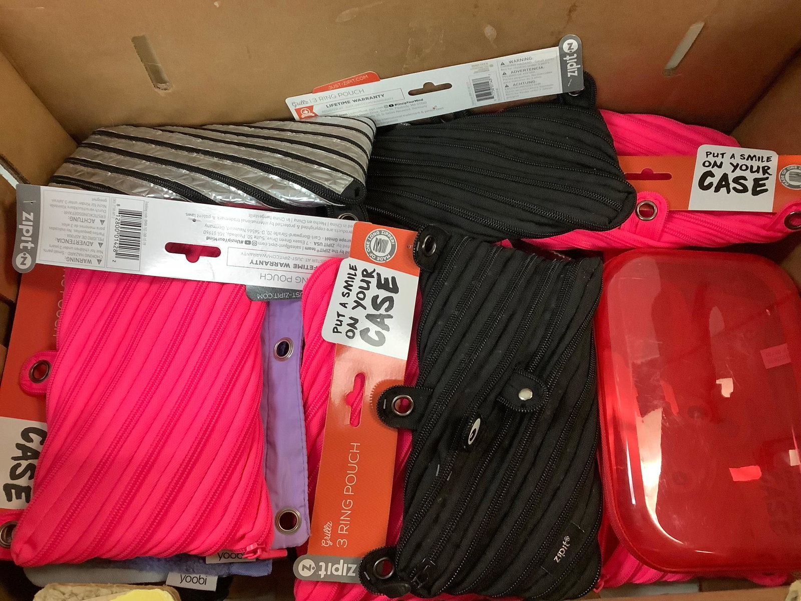 Assorted pencil cases: Assorted pencil cases