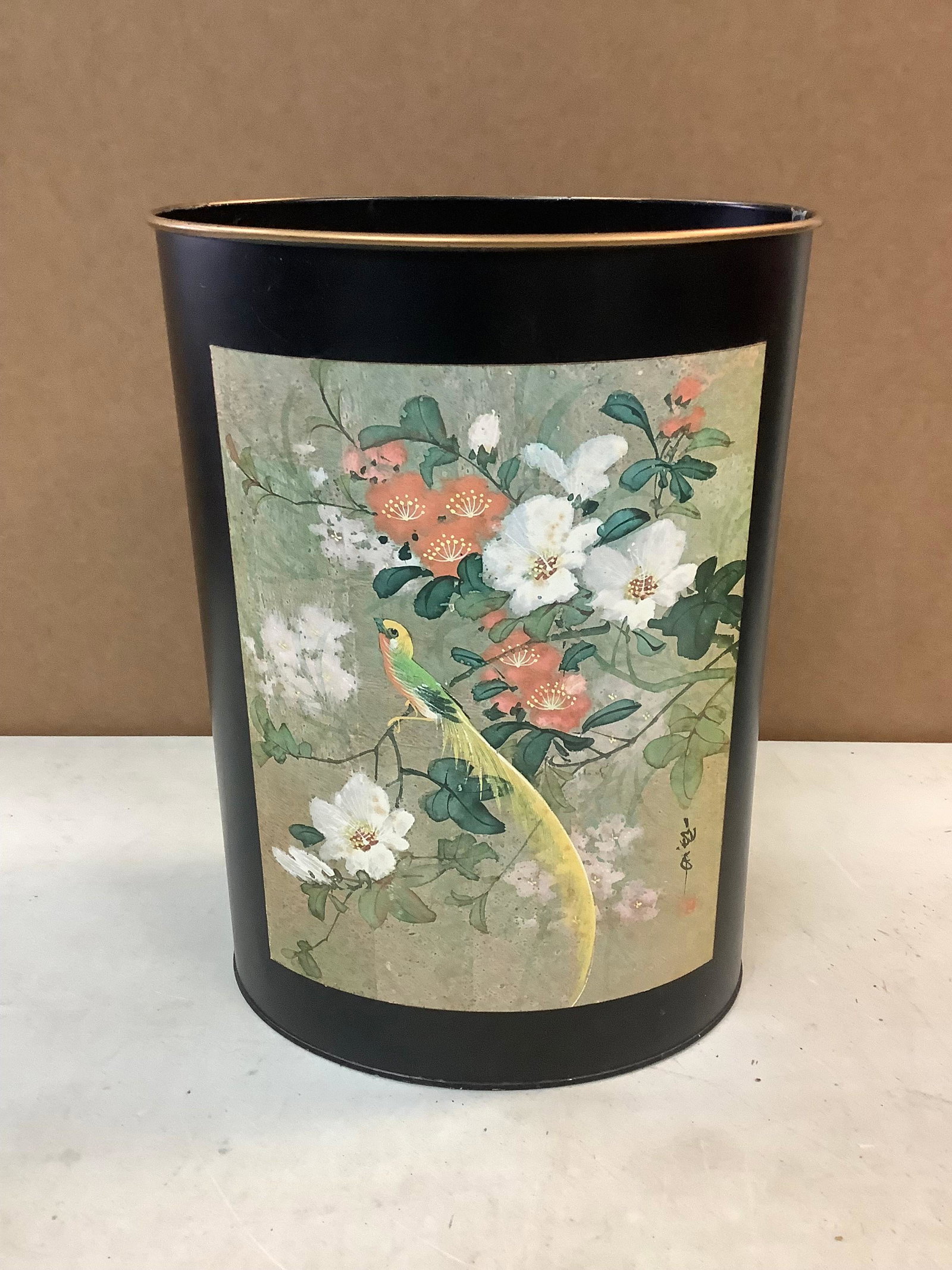 Decorative garbage can 13in tall: Decorative garbage can 13in tall