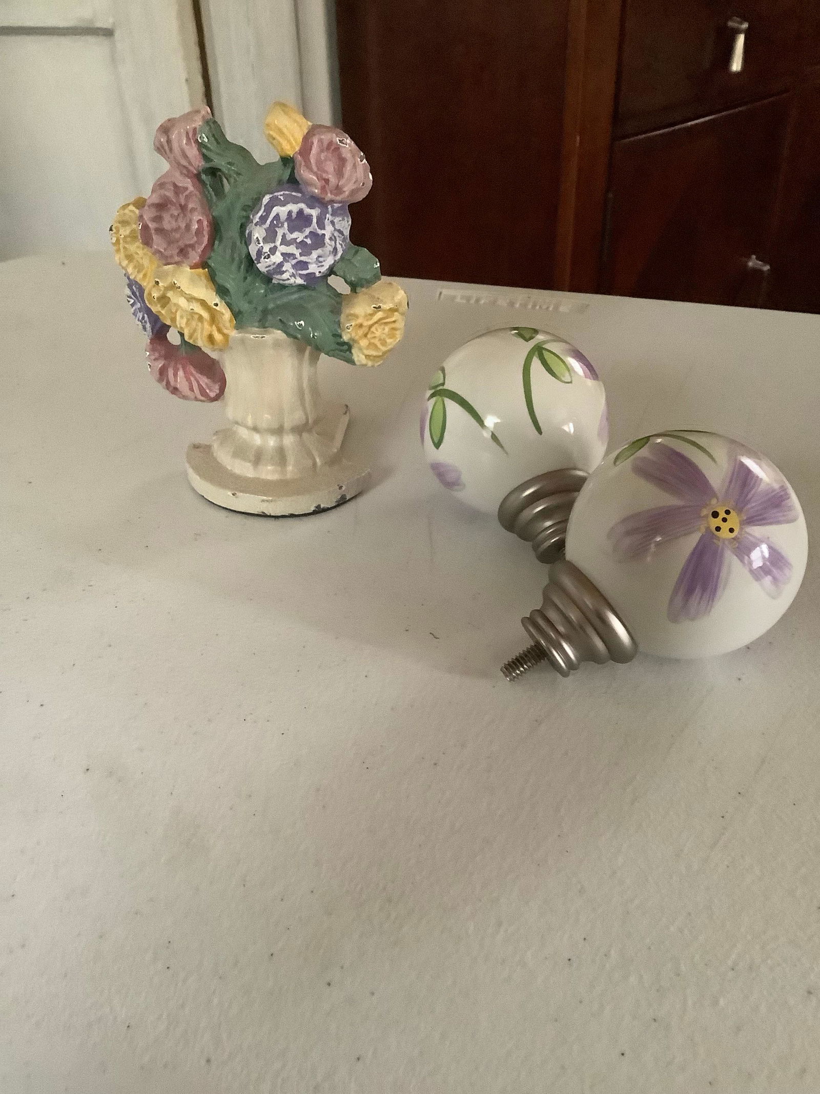 Cast Iron Flower Door Stop 5.5" & Pottery Barn Little Petal Finials Embouts (1 of 1)