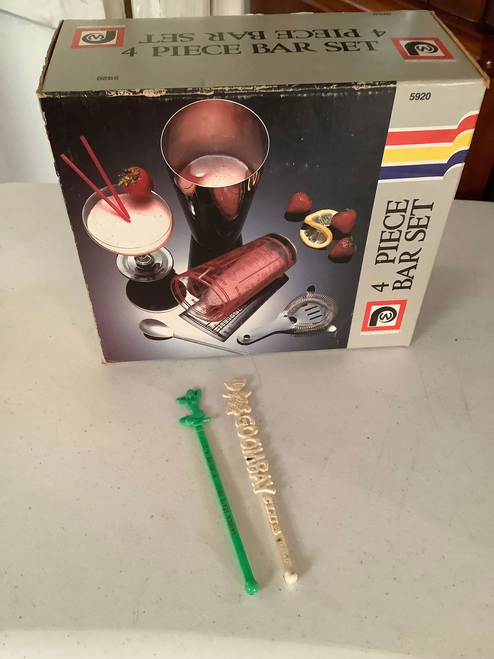 NIB Old Stock 4 Piece Bar Set and Vintage Stirrers (1 of 1)