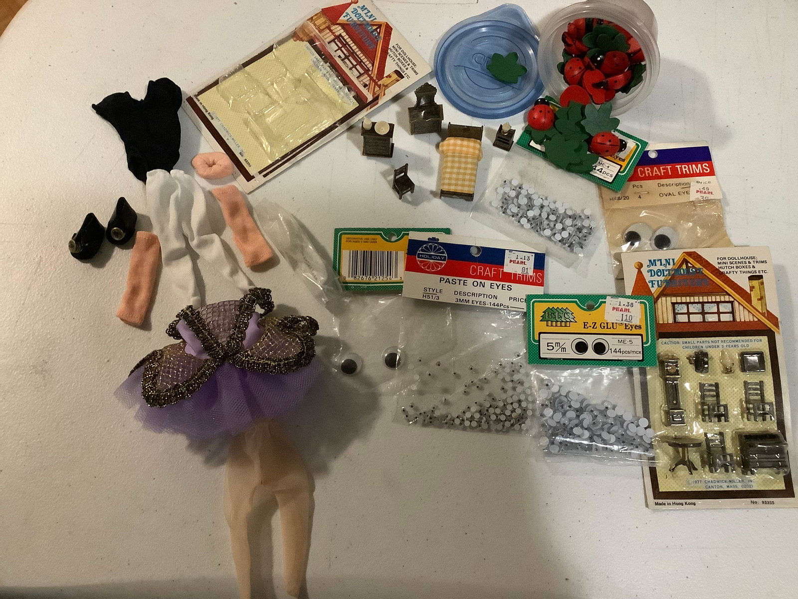 Lot of Crafting E-Z Glue Eyes, Mini Doll House Furniture, Doll Clothes and More: Lot of Crafting E-Z Glue Eyes, Mini Doll House Furniture, Doll Clothes and More