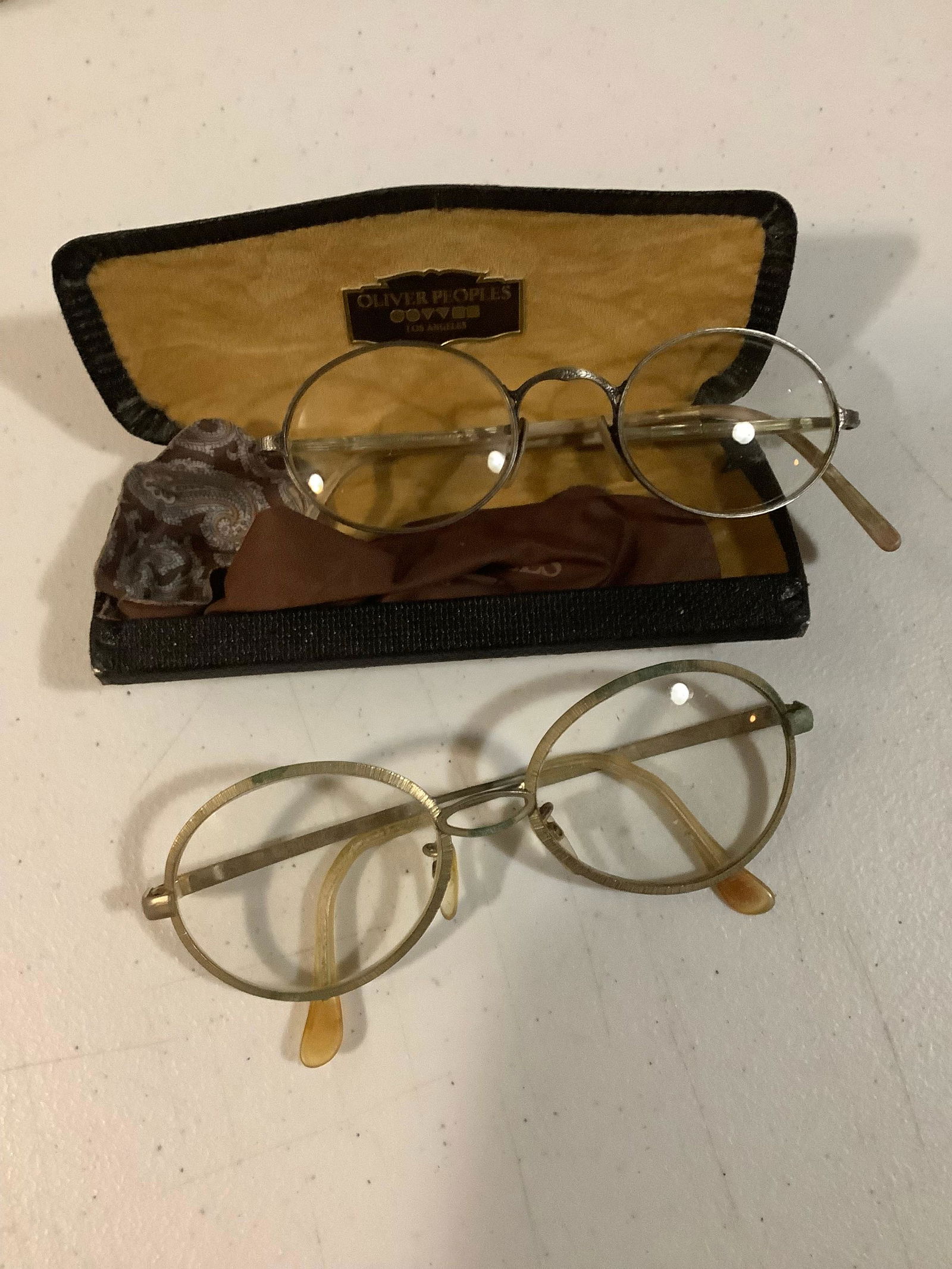 Lot of 2 Vintage Eyeglasses: Lot of 2 Vintage Eyeglasses