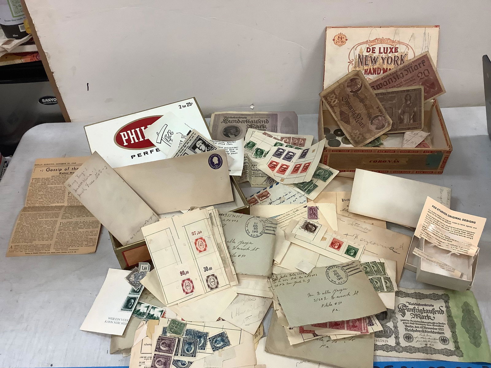Lot of Vintage coins, foreign currency, bank notes and stamps (1 of 1)