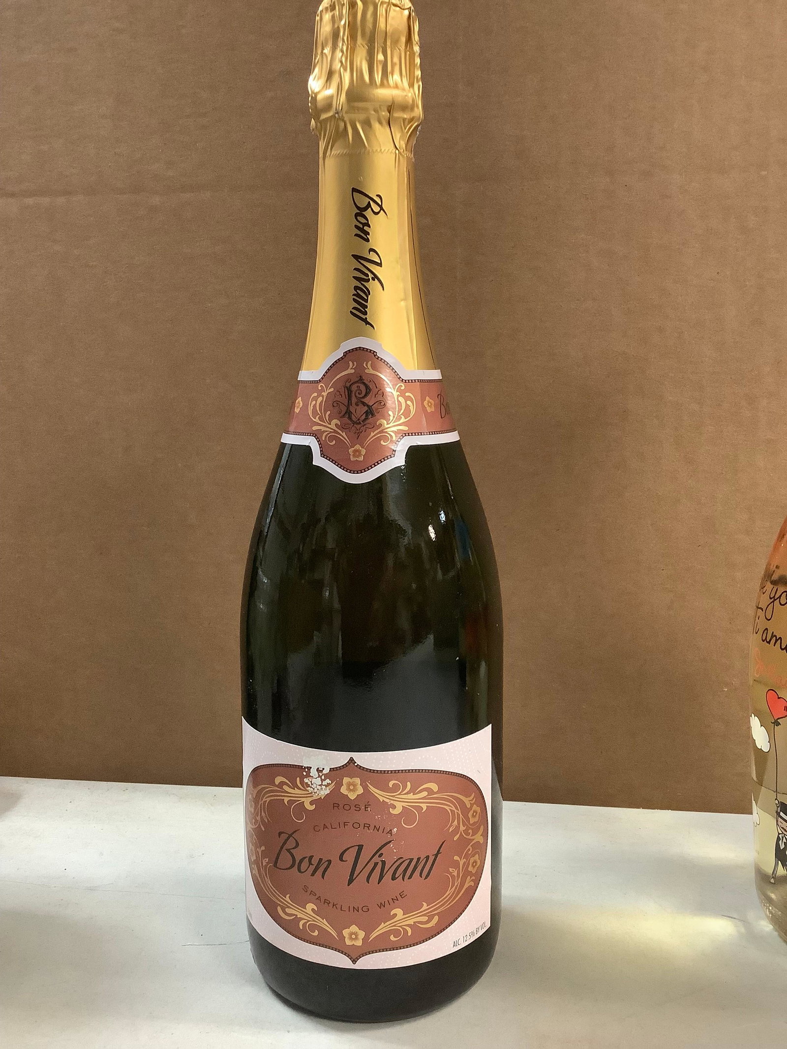 Bon vivant 750ml rose sparkling wine: Bon vivant 750ml rose sparkling wine