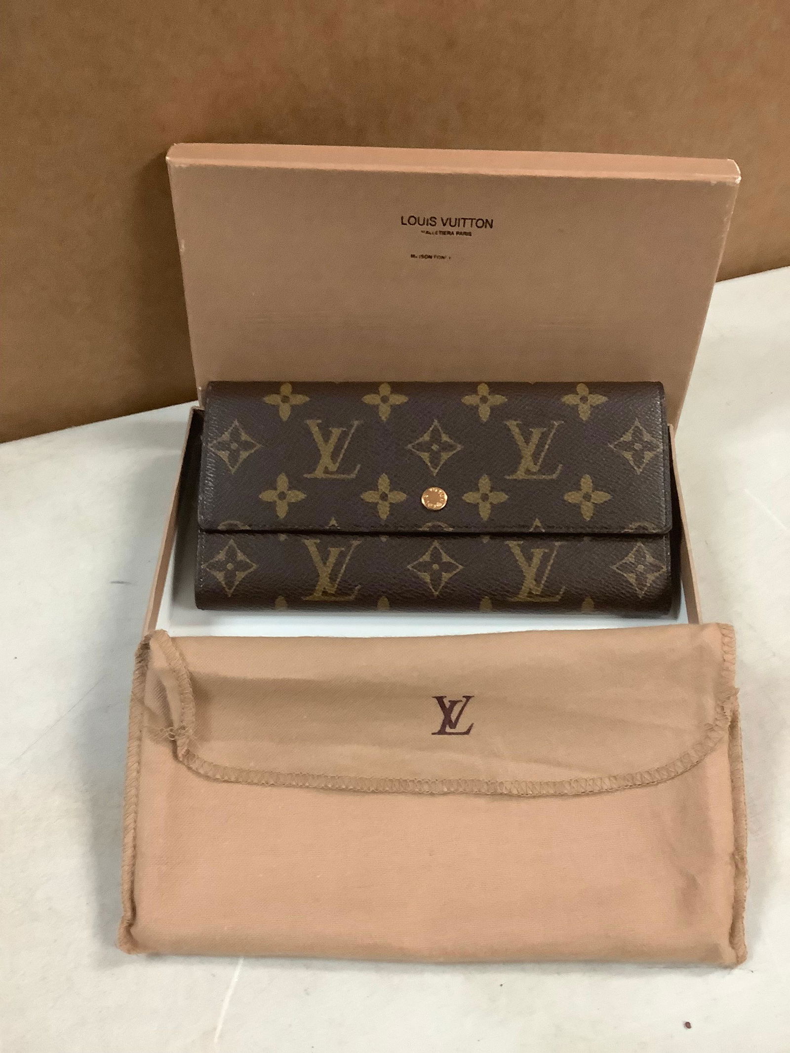 LOUIS VUITTON purse wallet (1 of 1)