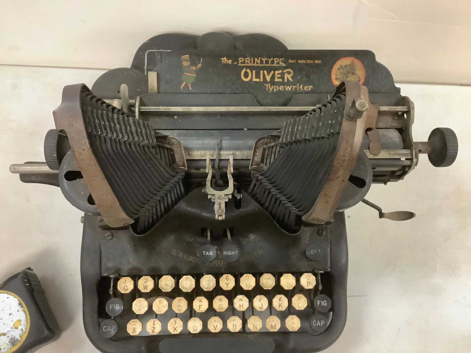 Oliver printtype no. 9 batwing typewriter Pat. november 5th 1912 (1 of 1)