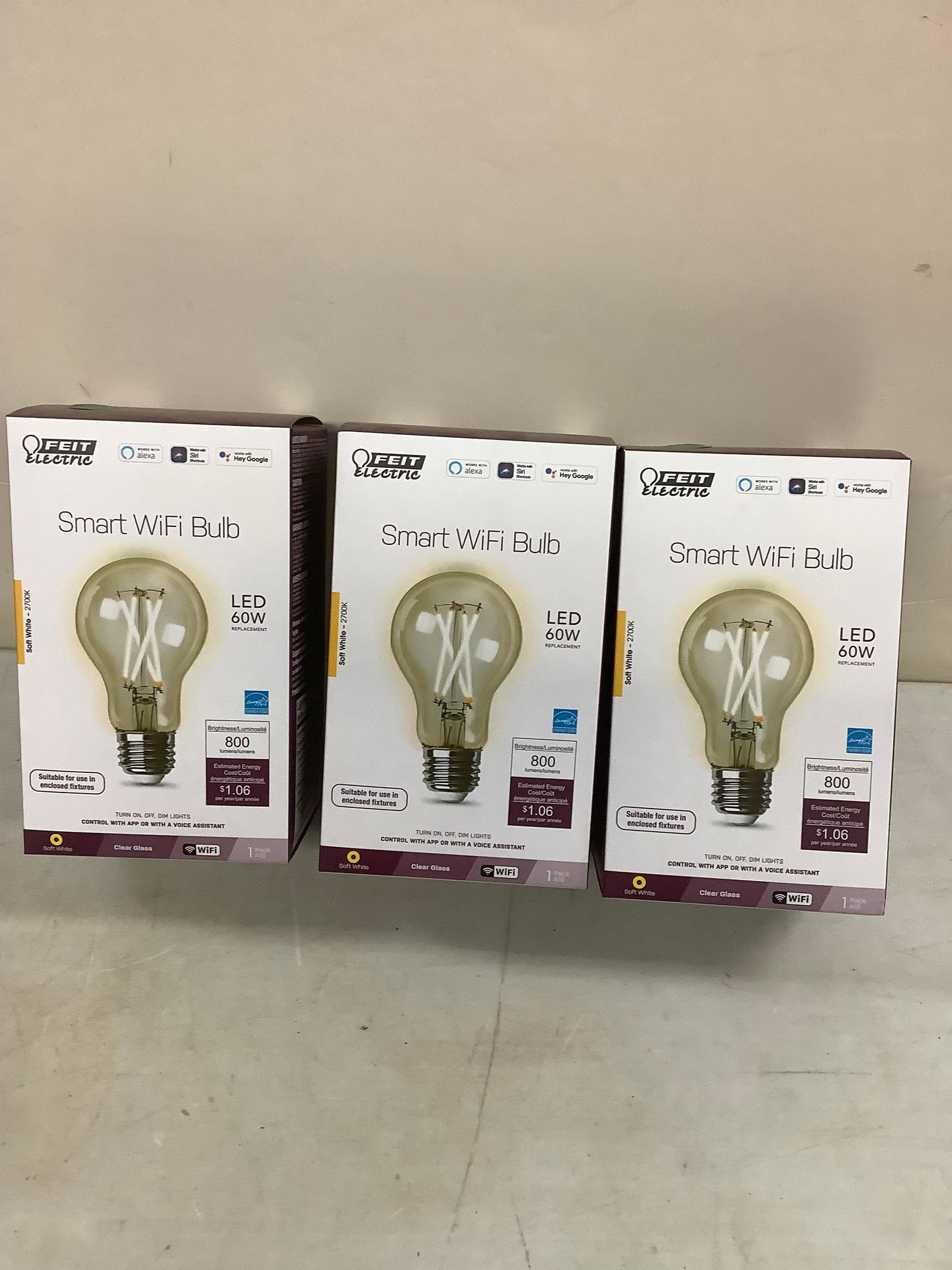 3 SMART WIFI BULBS 60 watt: 3 SMART WIFI BULBS 60 watt
