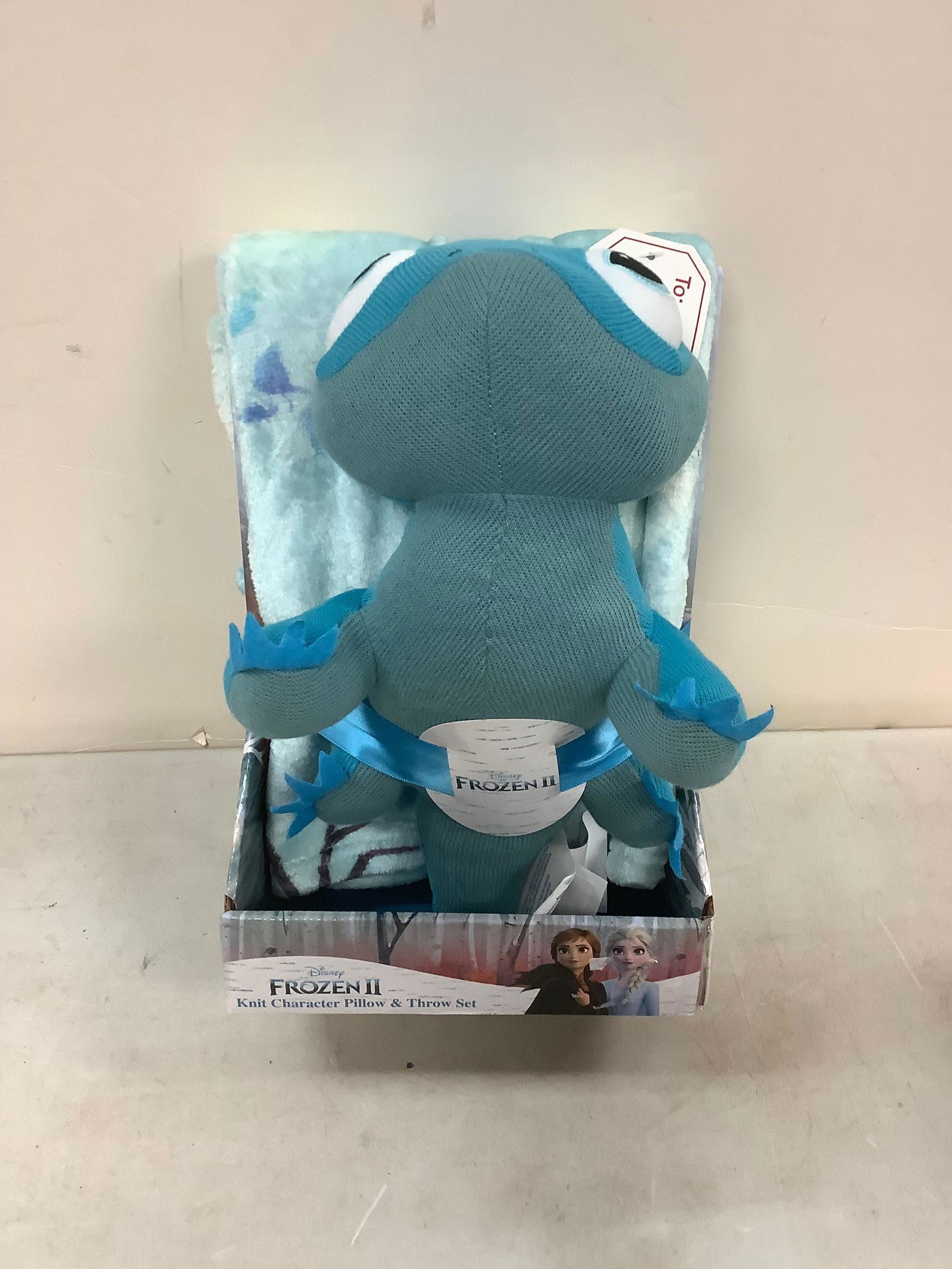 *NEW* DISNEY FROZEN 2 knit character pillow & throw set (1 of 1)