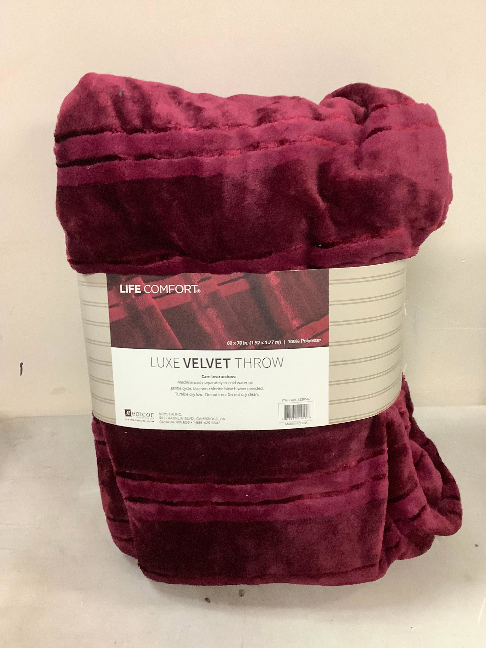 New Life Comfort Luxe Velvet Throw 100 Percent Polyester: New Life Comfort Luxe Velvet Throw 100 Percent Polyester