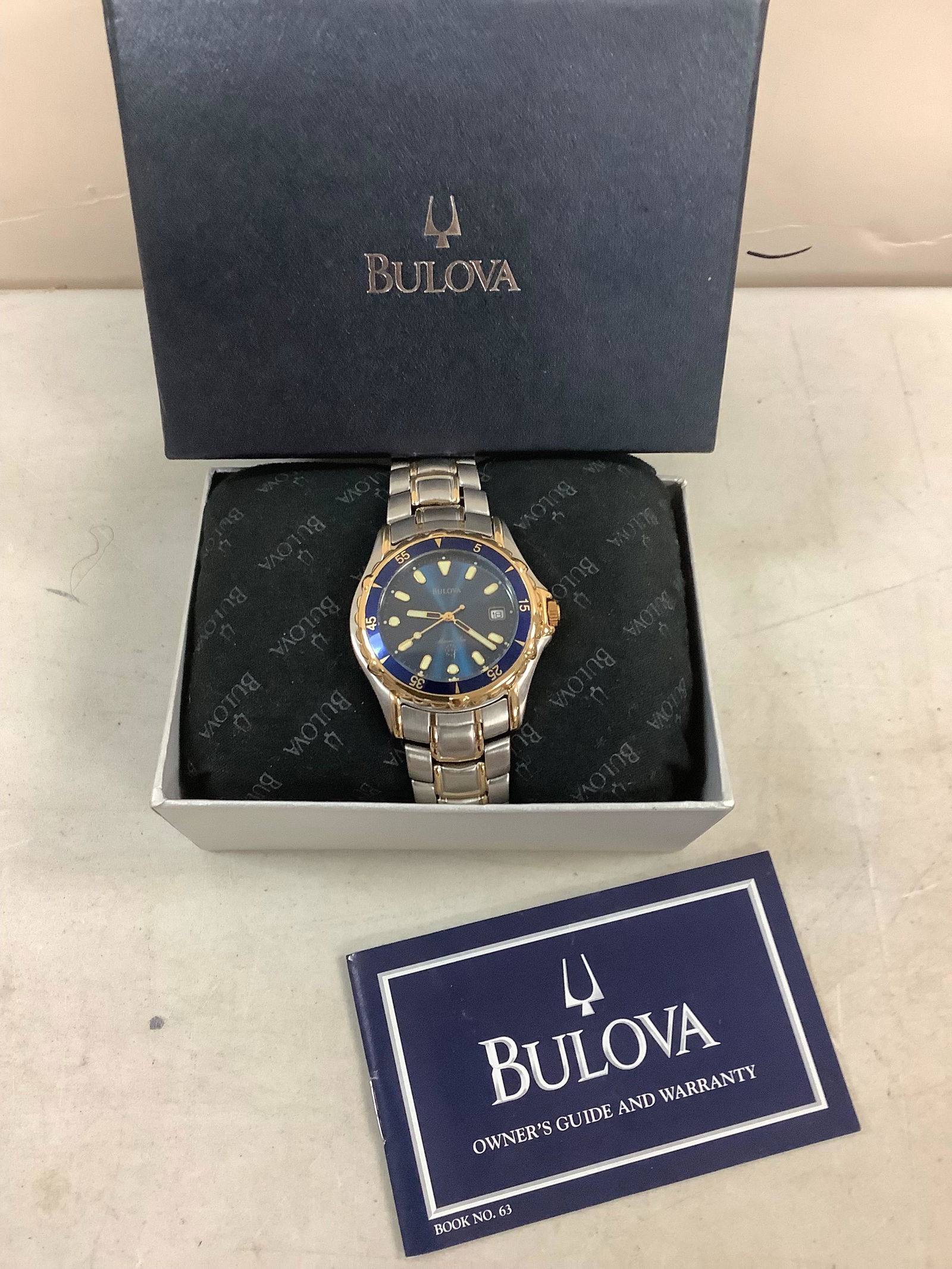 Bulova Men's Watch with Box (1 of 1)