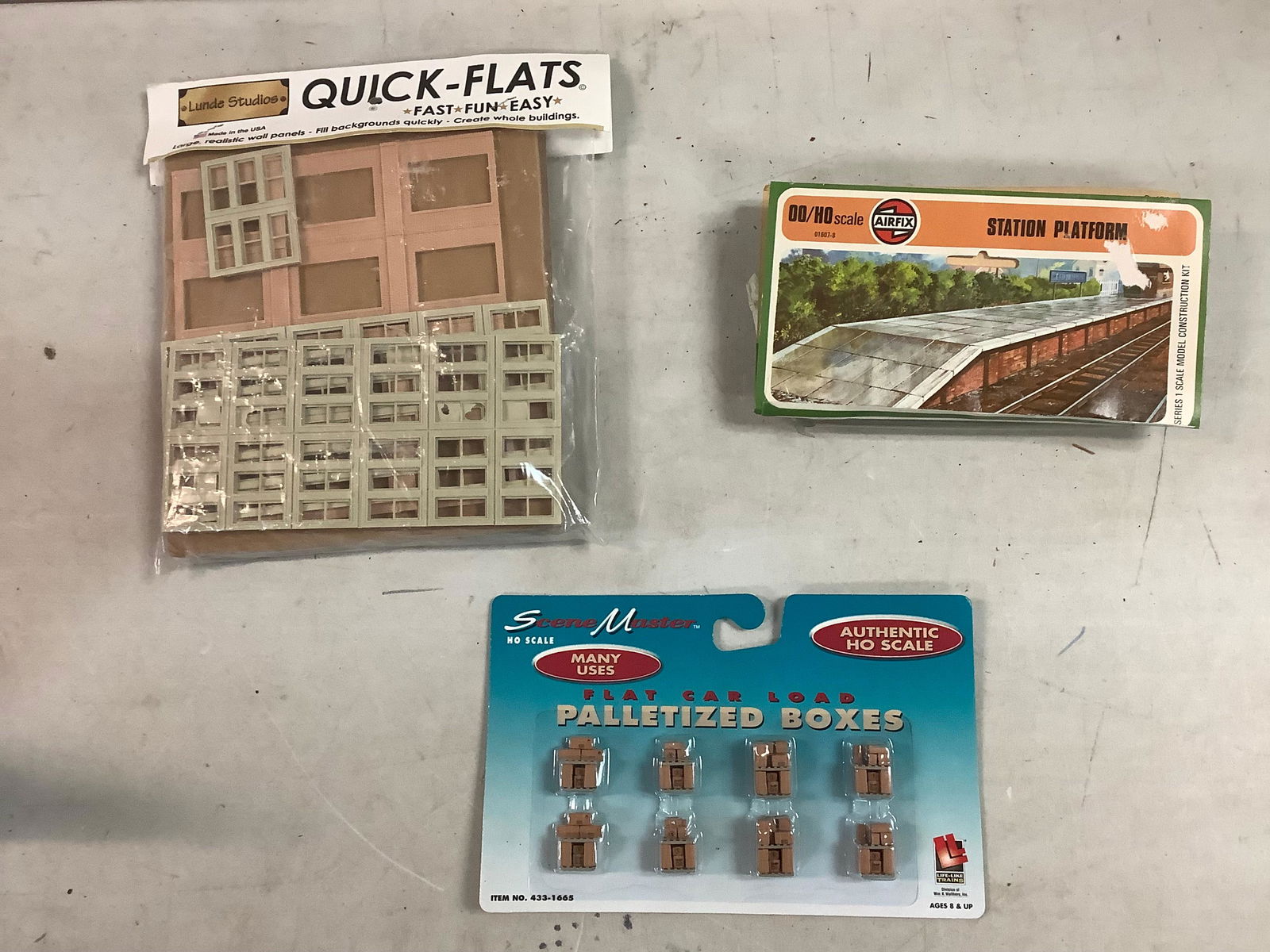 Lot of Lunde Studios Quick-Flats Model Realistic Wall Panels, AirFix Station Platform for Model (1 of 1)