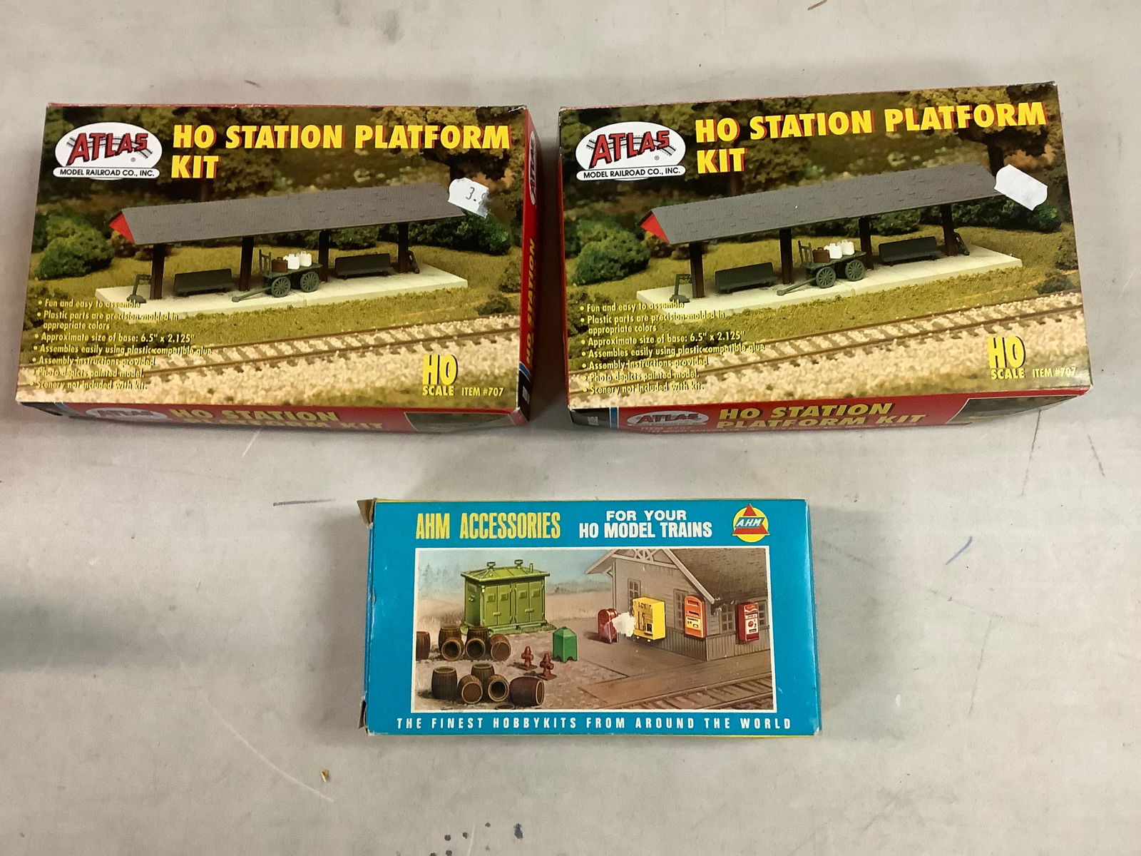 Lot of Model Trains Accessories (1 of 1)
