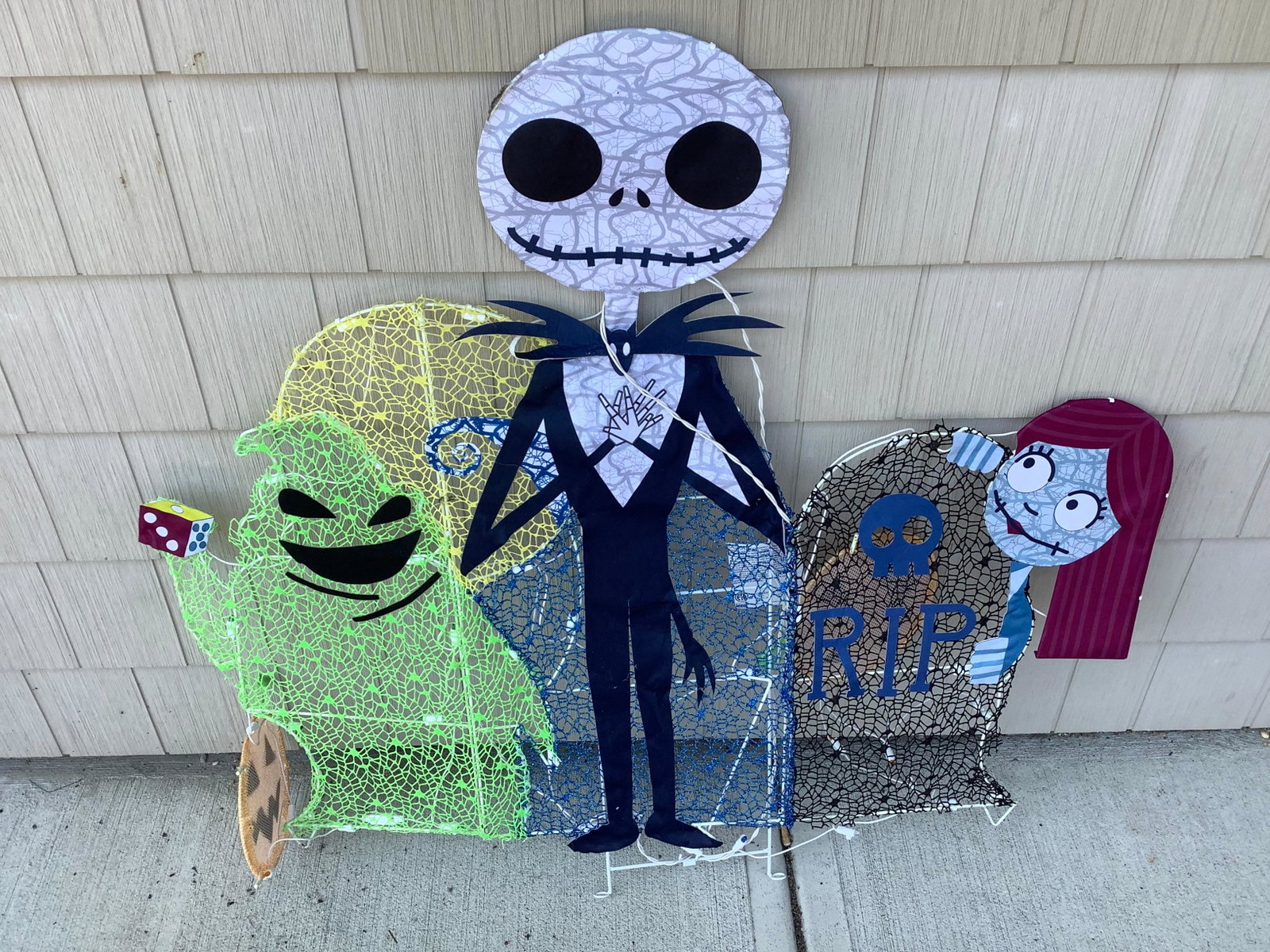 39.5'' x 42'' (Opened) 39.5'' x 15.5'' (Closed) The Night Before Christmas Standing Halloween Lawn: 39.5'' x 42'' (Opened) 39.5'' x 15.5'' (Closed) The Night Before Christmas Standing Halloween Lawn Decoration