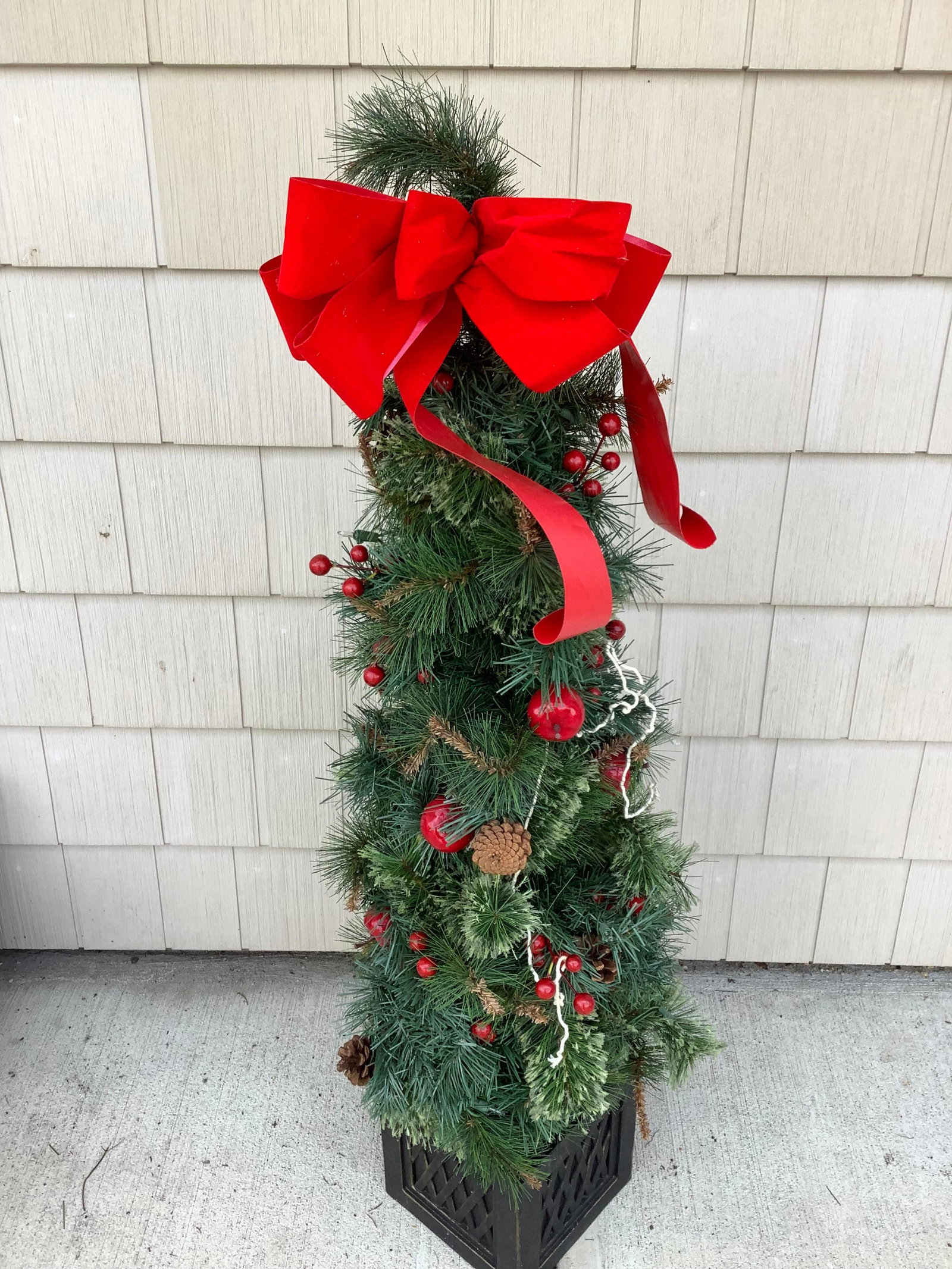 Stand Up Decorative Light Up Tree 46": Stand Up Decorative Light Up Tree 46"