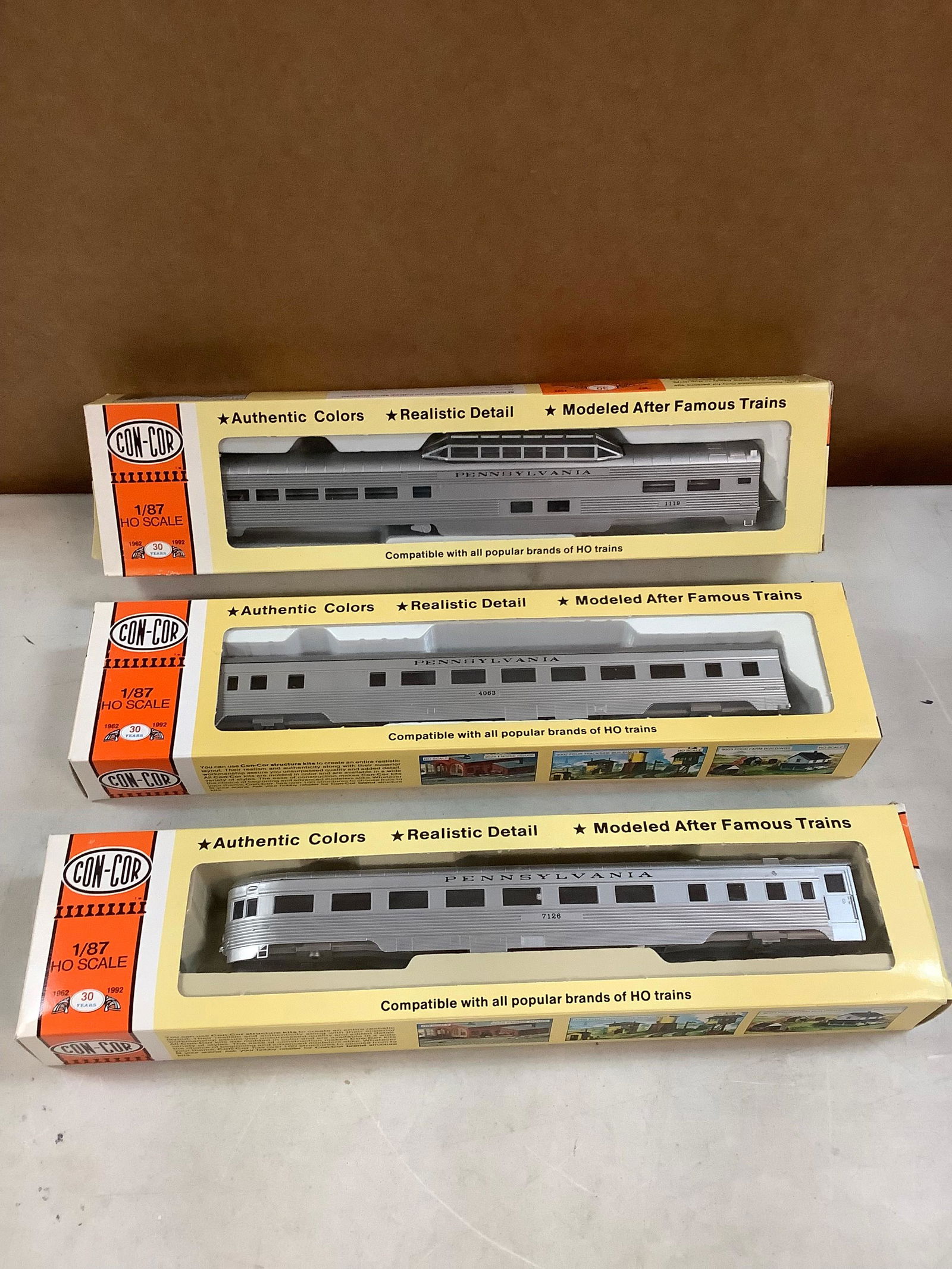 Lot of vintage CON-COR PENNSYLVANIA transit model train cars (1 of 1)