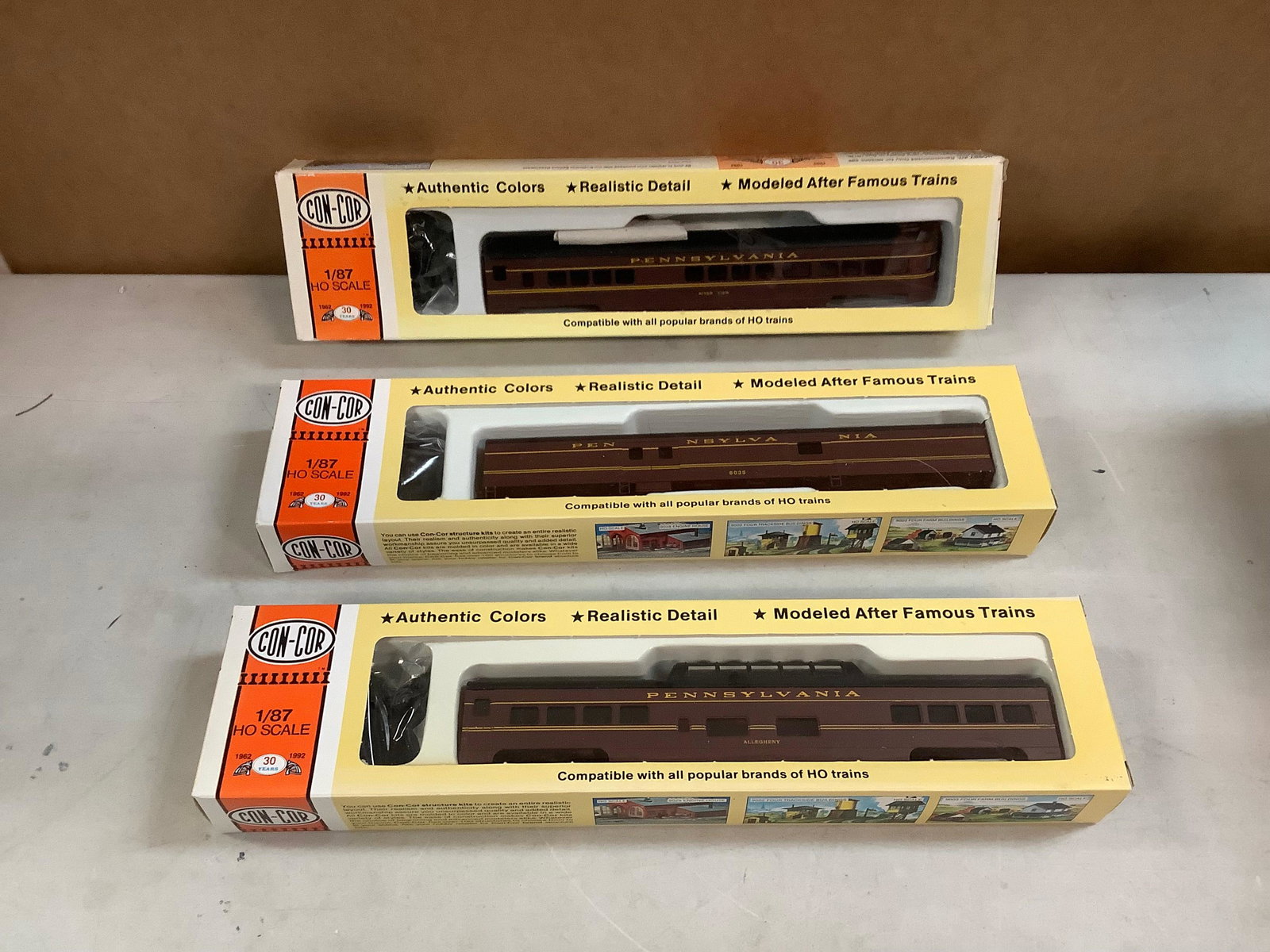 Lot of VIntage CON-COR PENNSYLVANIA transit model train cars (1 of 1)