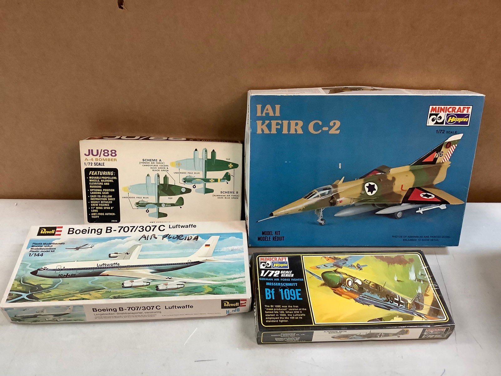 Lot of vintage plane models(minicraft, revell, and amt) (1 of 1)