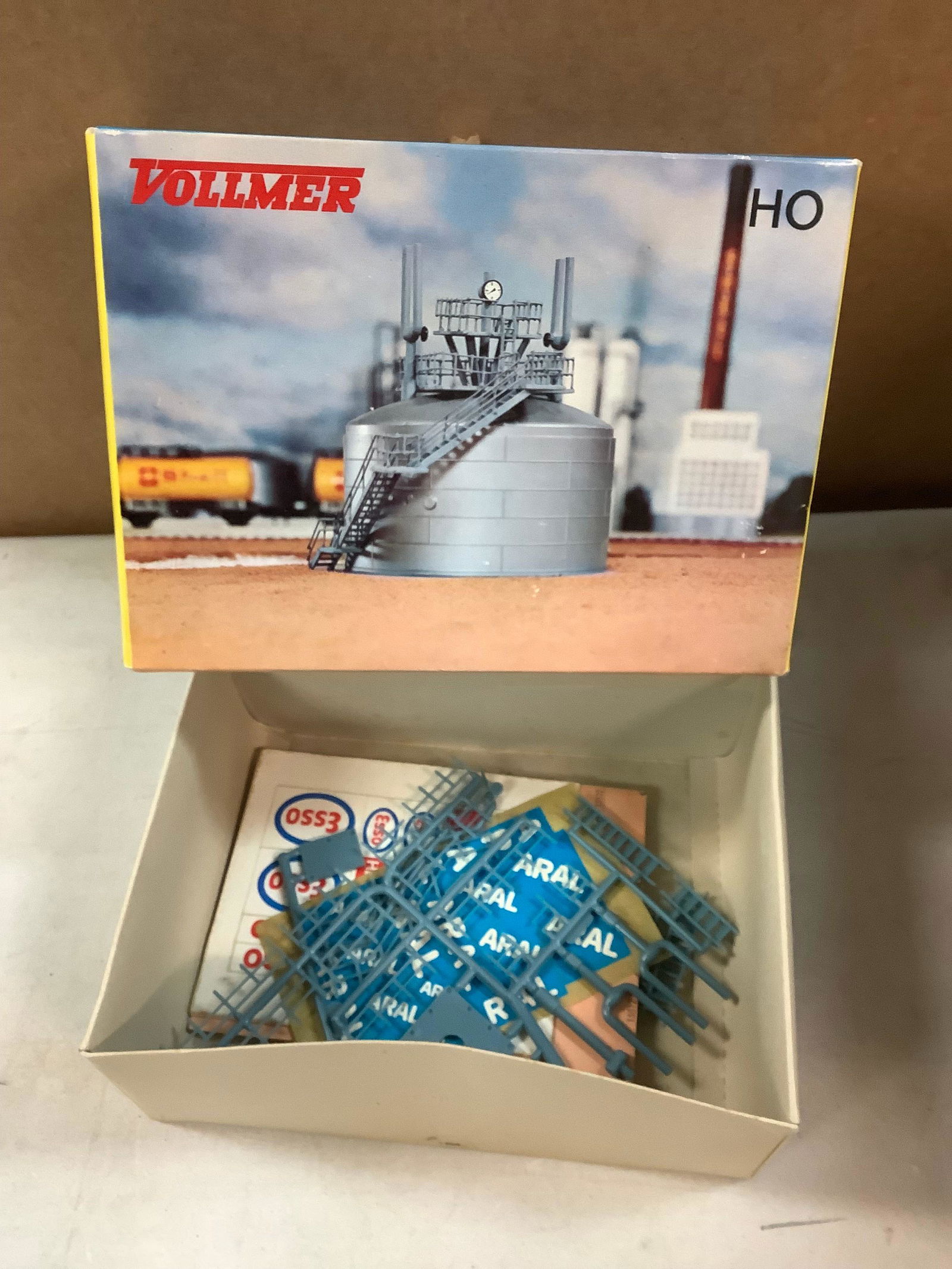 Vintage Vollmer gasoline storage tank model in original box (1 of 1)