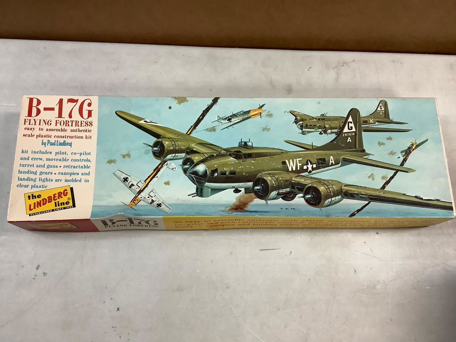 B-176 flying fortress, the LIndberg line - plastic model construction kit (1 of 1)