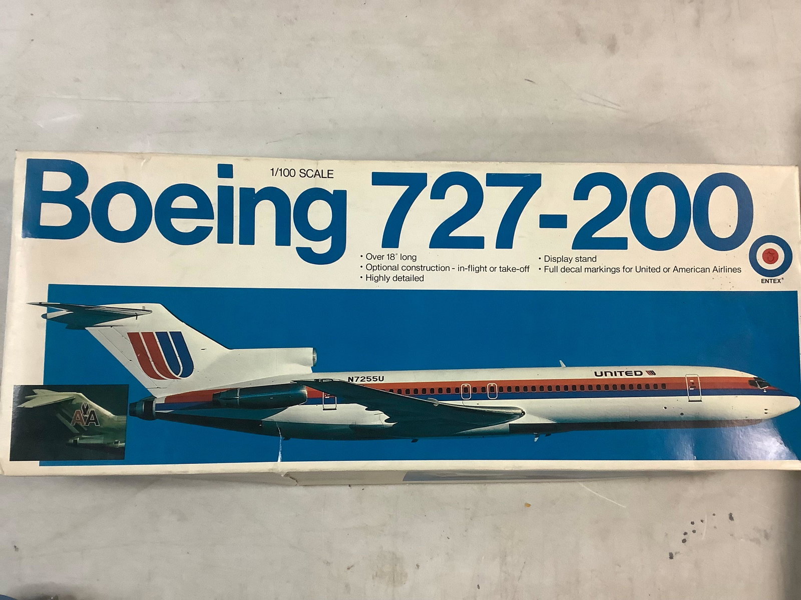 Boeing 727-200 United 1/100th scale (over 18 in long): Boeing 727-200 United 1/100th scale (over 18 in long)