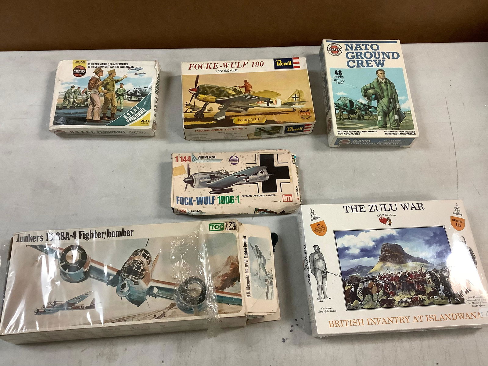 British infantry at islandwana and ground crew figurines, USAAF personell, and plane models (1 of 1)