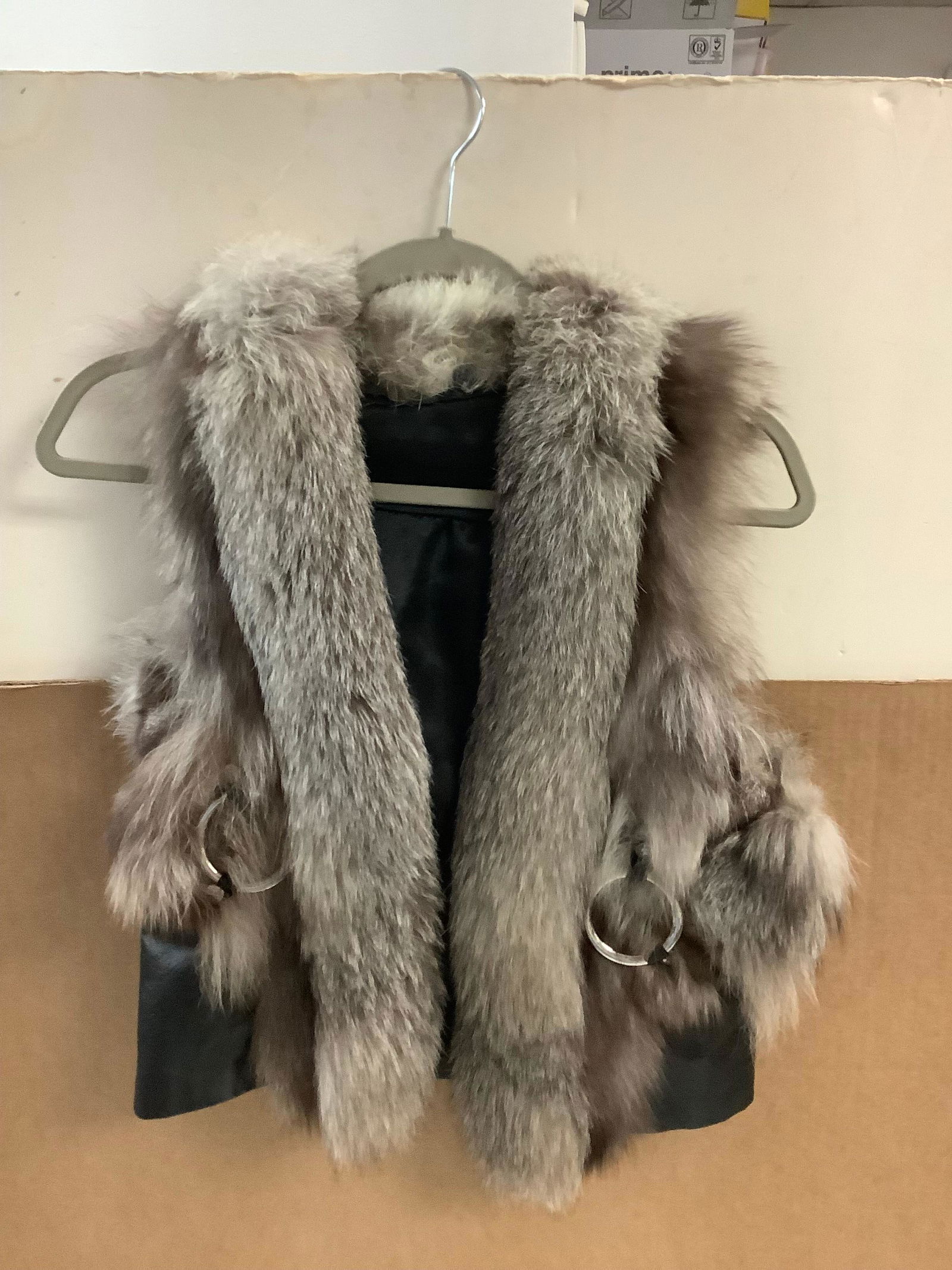 Female fur vest size medium (1 of 1)