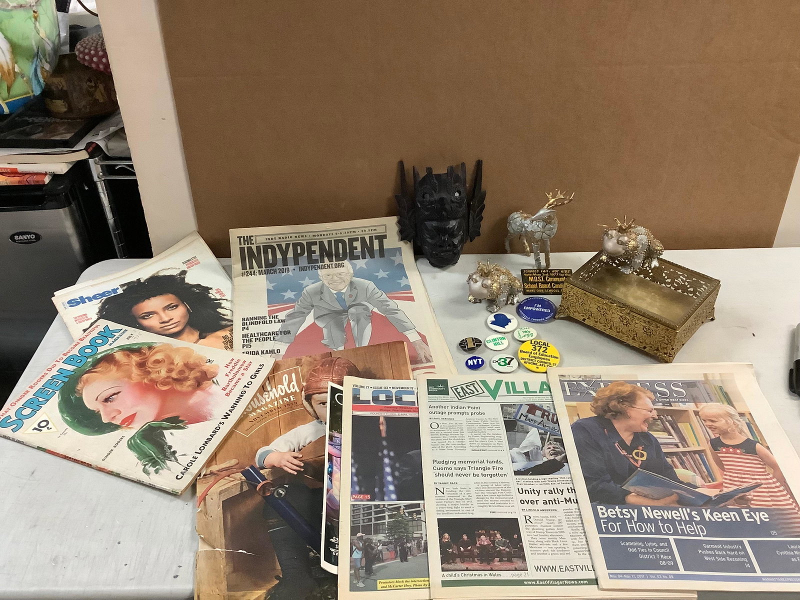 Lot of Vintage Jewelry Box, Ornaments and More: Lot of Vintage Jewelry Box, Ornaments and More