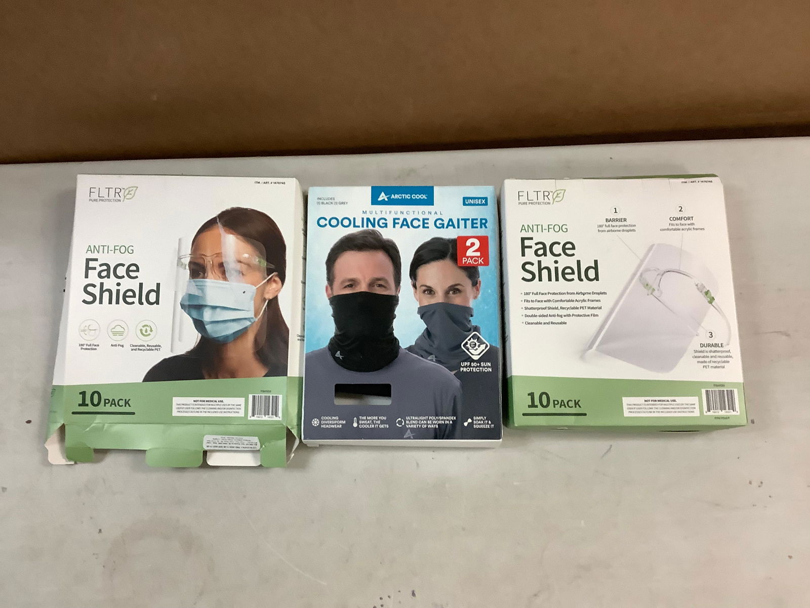 Lot of face shields and cooling face gaiter (1 of 1)