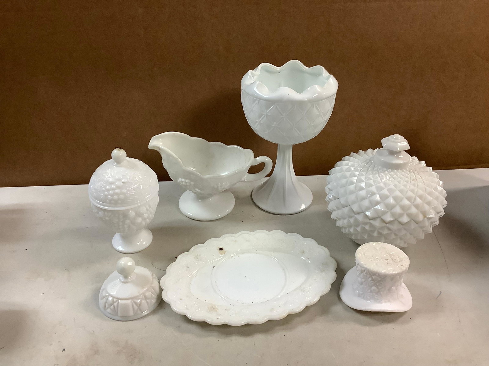 Lot of vintage milk glass vase, dishes, top hat and more 9in tall: Lot of vintage milk glass vase, dishes, top hat and more 9in tall