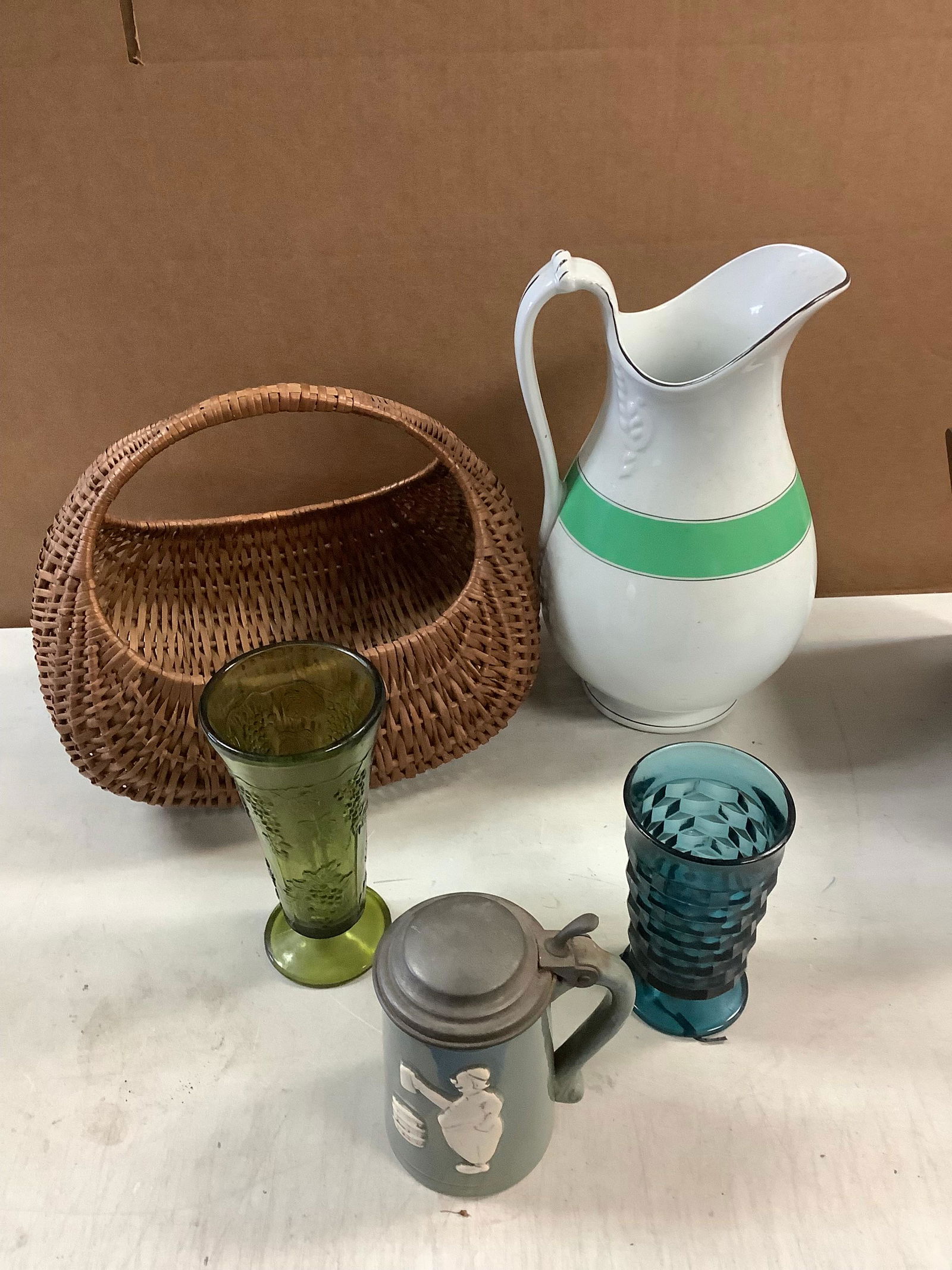 Lot of Vintage Beerstein, Glass Cups, Porcelaine Opaque Vase, and Wicker Basket: Lot of Vintage Beerstein, Glass Cups, Porcelaine Opaque Vase, and Wicker Basket