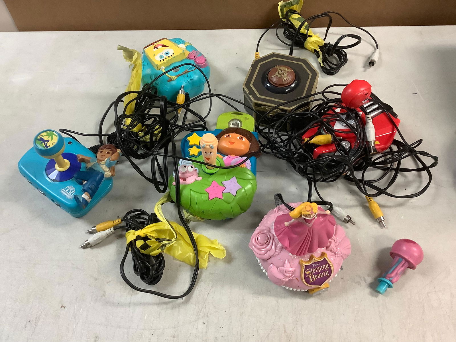 Vintage Jakks Pacific TV Remote Lot (1 of 1)