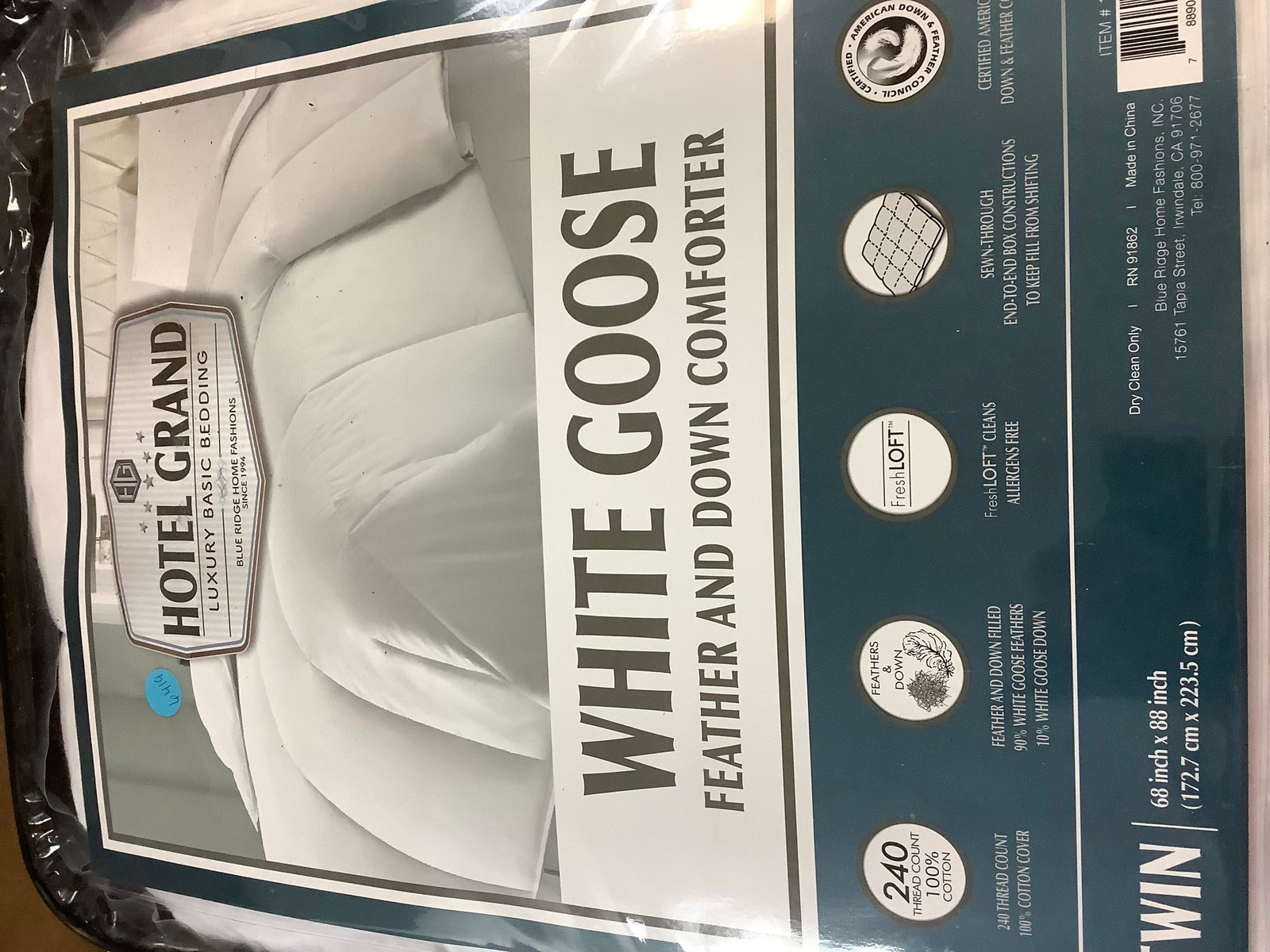 Hotel Grand White Goose Feather and Down Comforter Set Twin Size **NEW** (1 of 1)