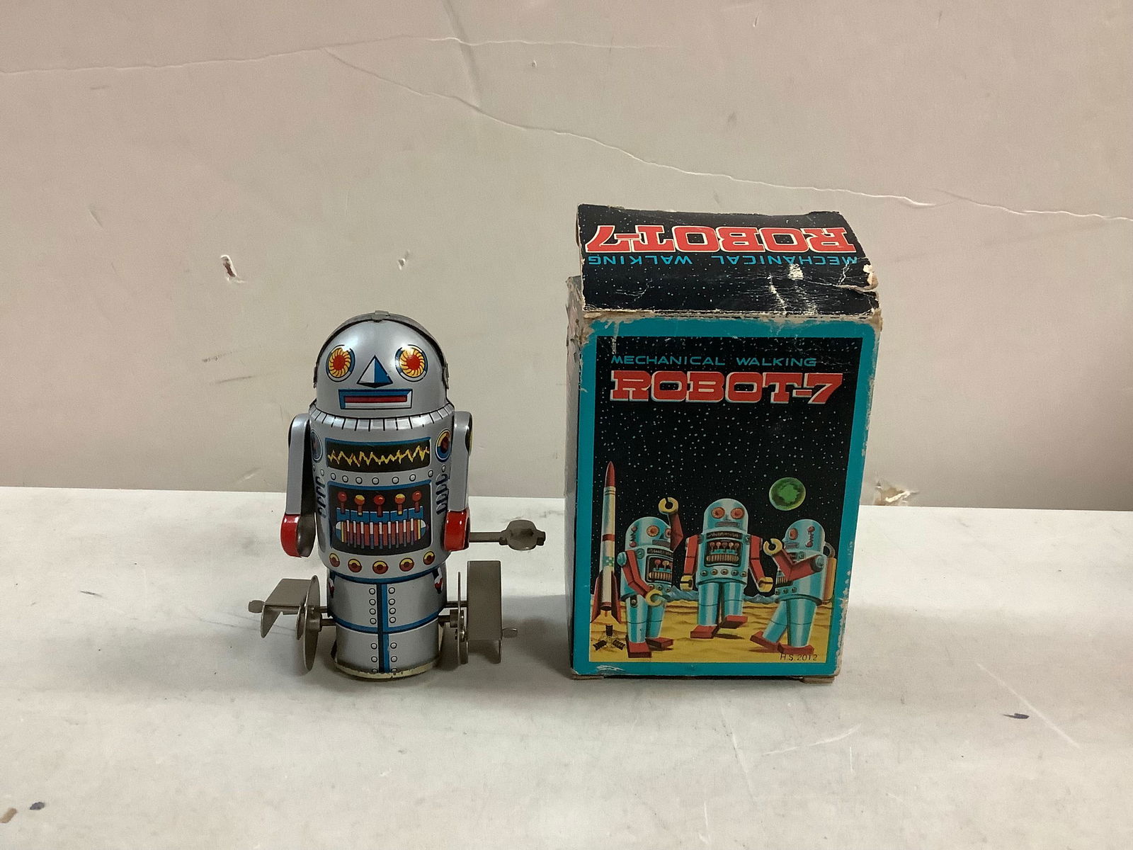 Lot of Machanical walking robot-7 wind up toy (1 of 1)
