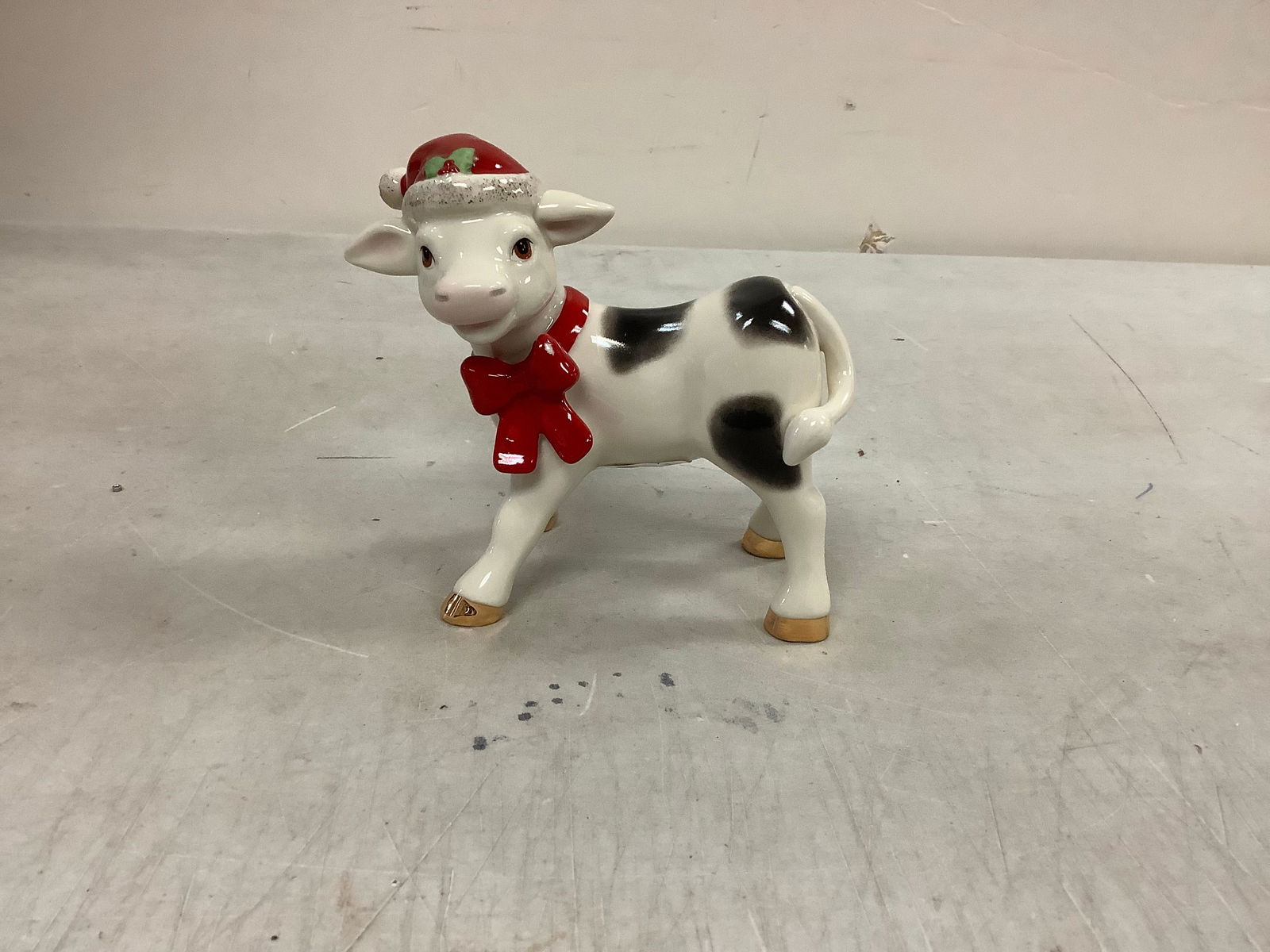 Noel the Christmas Cow Decoration: Noel the Christmas Cow Decoration