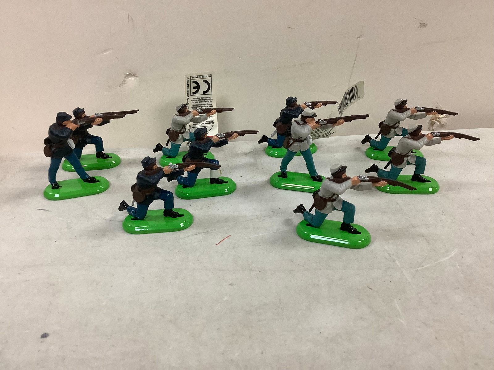 Lot of mini soldiers action figures (1 of 1)