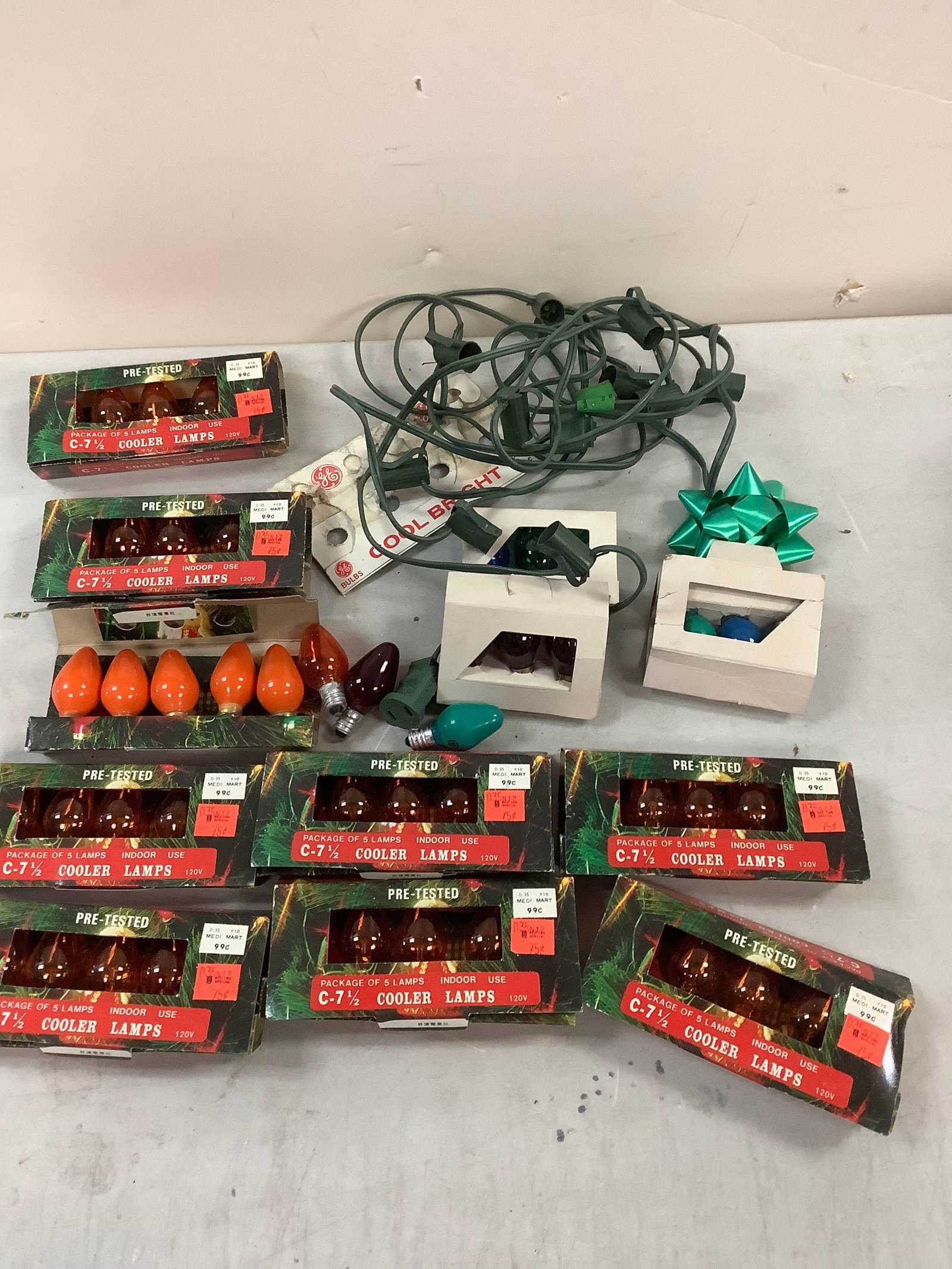 Lot of indoor C-7.5 cooler lamps: Lot of indoor C-7.5 cooler lamps