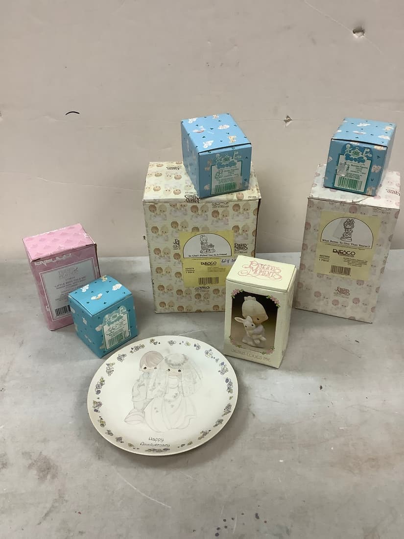 Lot of ENESCO Precious Moments Figurines in Boxes and plate: Lot of ENESCO Precious Moments Figurines in Boxes and plate
