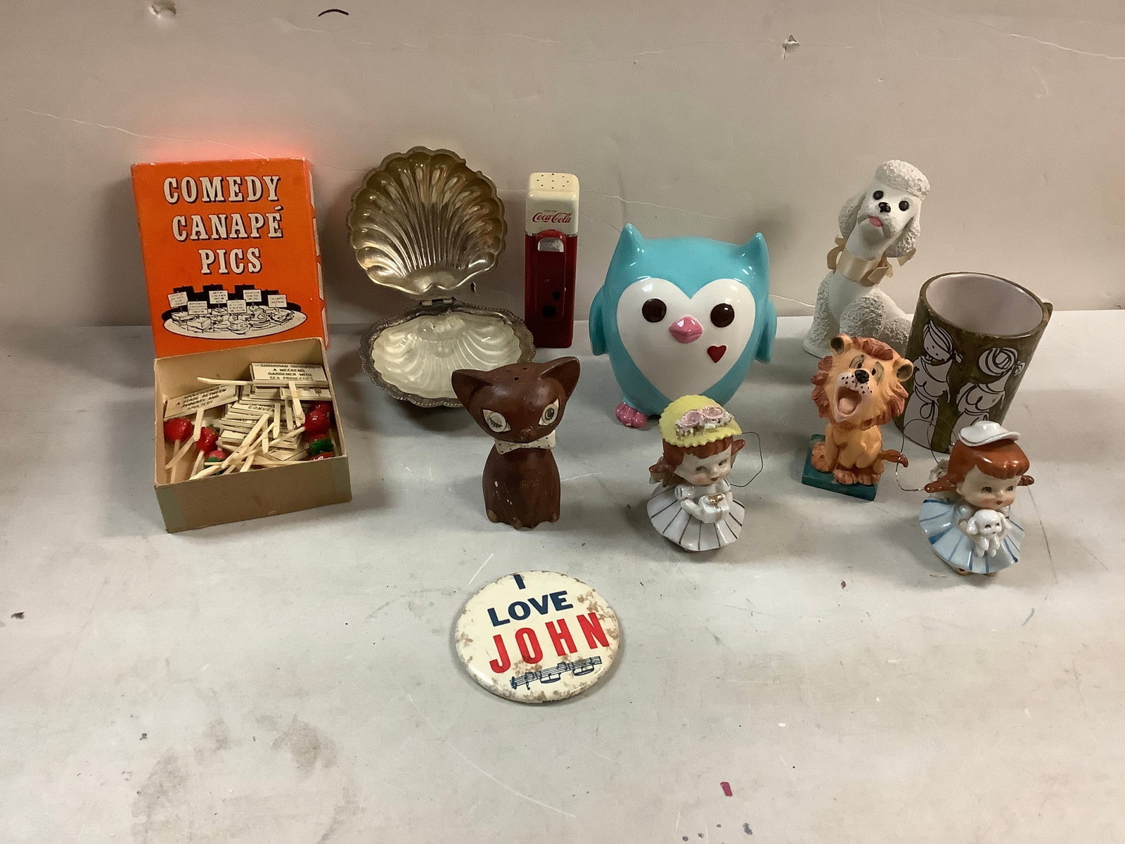 Lot of figures, hand painted mug, COMEDY CANAPE pics and more: Lot of figures, hand painted mug, COMEDY CANAPE pics and more