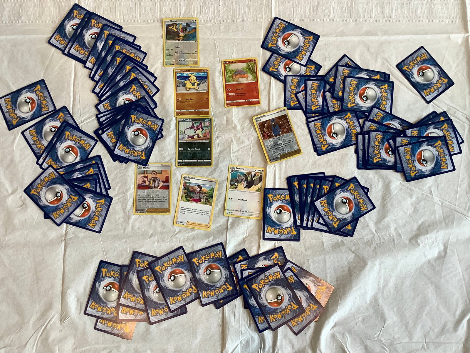 Lot of Holo, reverse-holo's and non-holo pokemon card from evolving skies and more sword and shield: Lot of Holo, reverse-holo's and non-holo pokemon card from evolving skies and more sword and shield generation