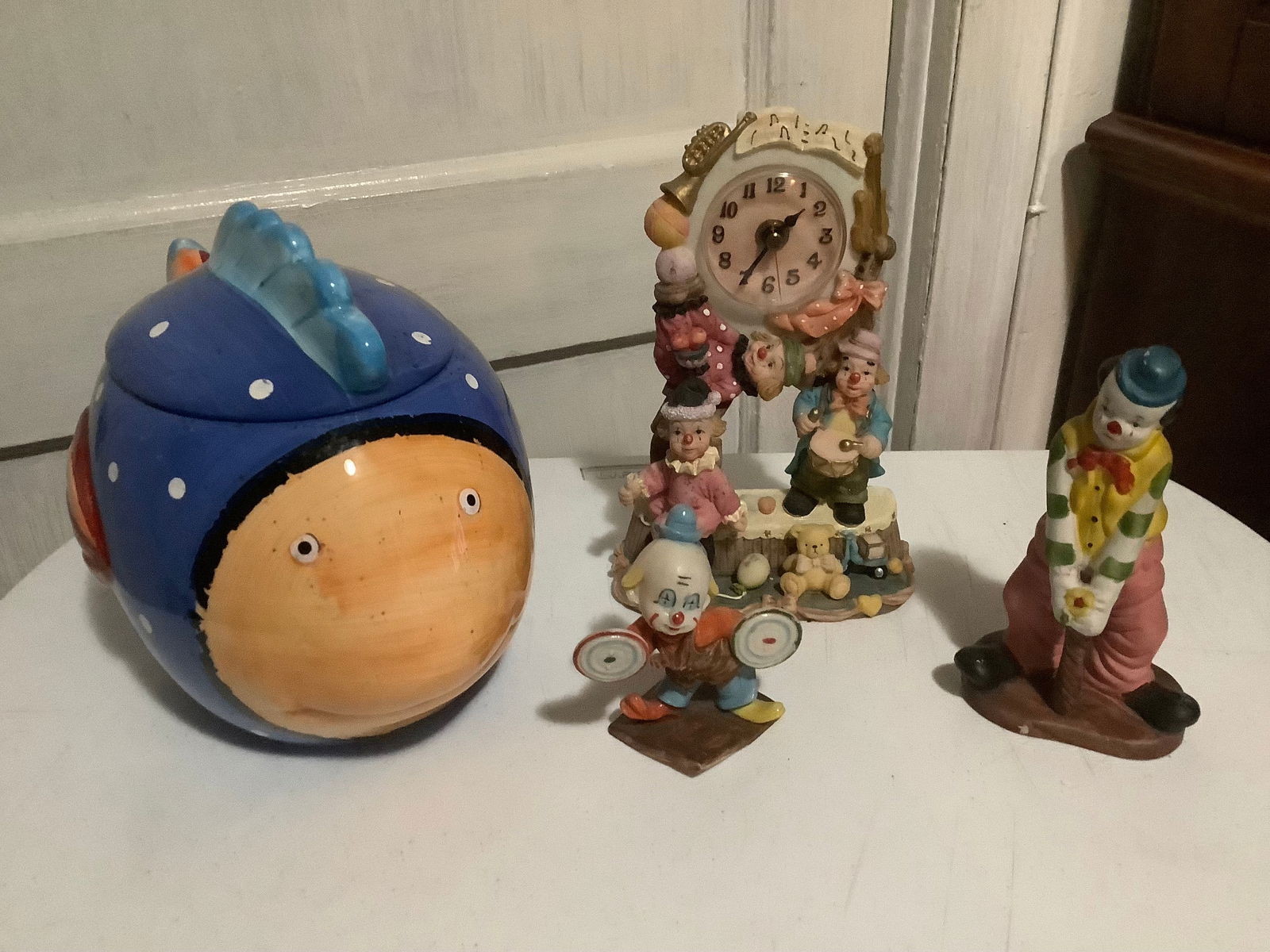 Lot of Clown Figurines, Clown Clock and Clown Fish Cookie Jar Tallest 9" (1 of 1)